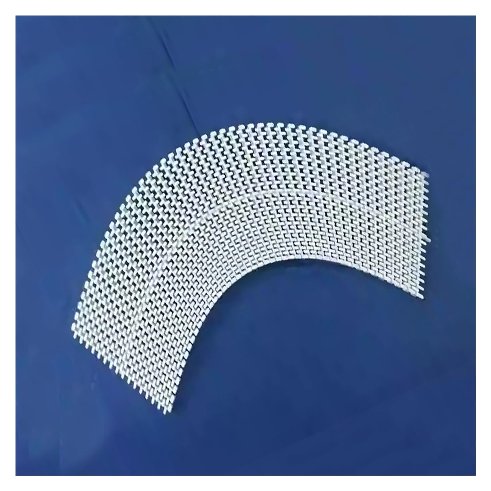 Solution de drainage par débordement de piscine avec grille de canal extérieur