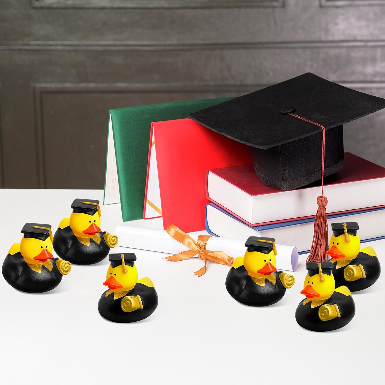 Sratte 24 Pack 2" Graduation Ducks Bulk Rubber Ducks Class of 2026 Squeaky Stress Relief Diploma Grad for Cruise Student Adult Graduates Gift Prize Party Decorations School College(Black, Gold)