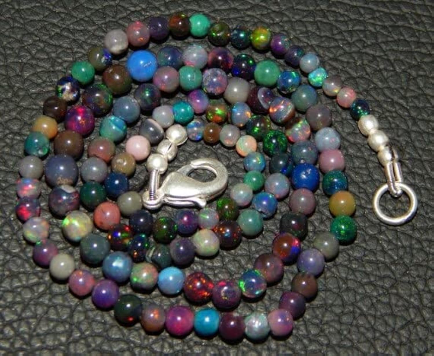 Opale noire Welo AAA perles de 2-3mm en fil de 16.5" pour joaillerie fine