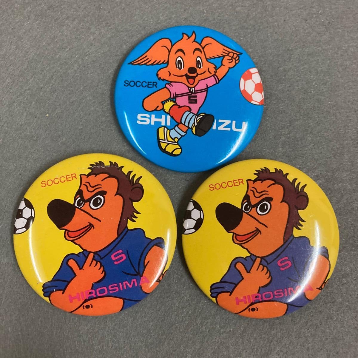 Amazon.co.jp: 1990年代 サッカー 缶バッジ 12個 当時物 : スポーツ 
