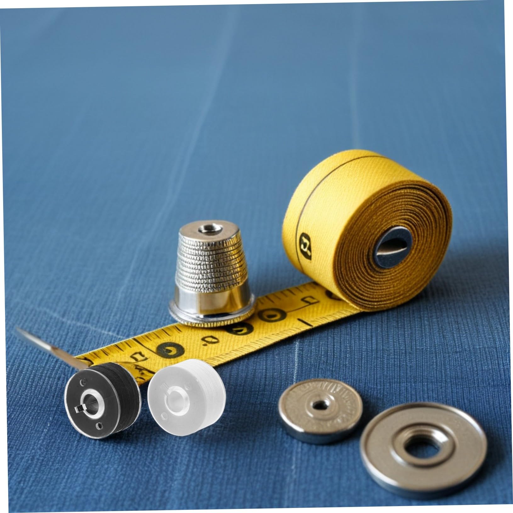 Bobinas de Hilo de Bordar de Poliéster Prebobinadas 144 Uds | Abs, 60s/2, Recambio Rápido para Máquina de Coser, Uso en Tareas de Bordado y Prendas