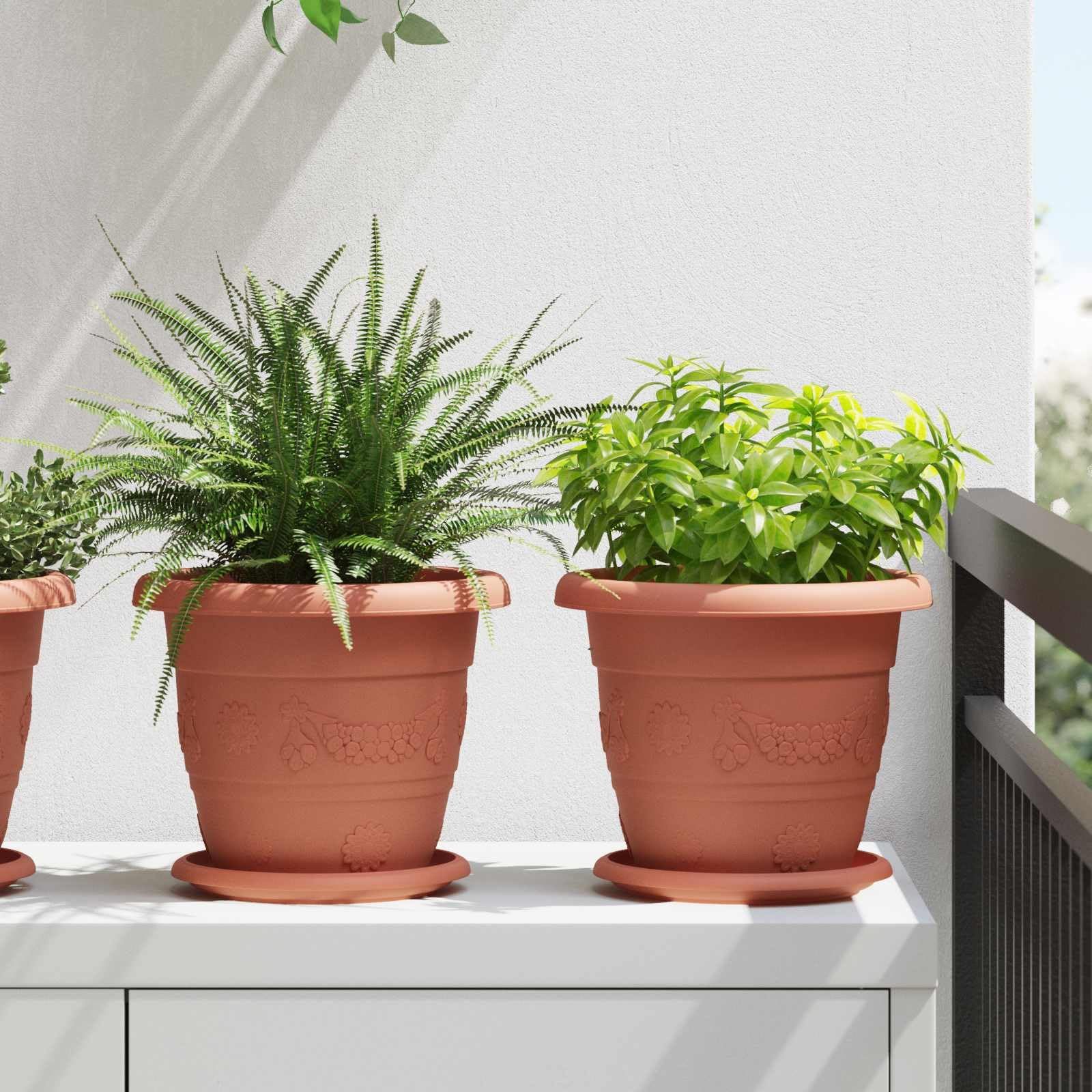 Ceglastoczerwone Doniczki 24 szt. 22 x 18 cm Nowoczesne Plastikowe Donice z Otworami Drenażowymi do Wnętrz i Ogrodu Lekkie i Trwałe