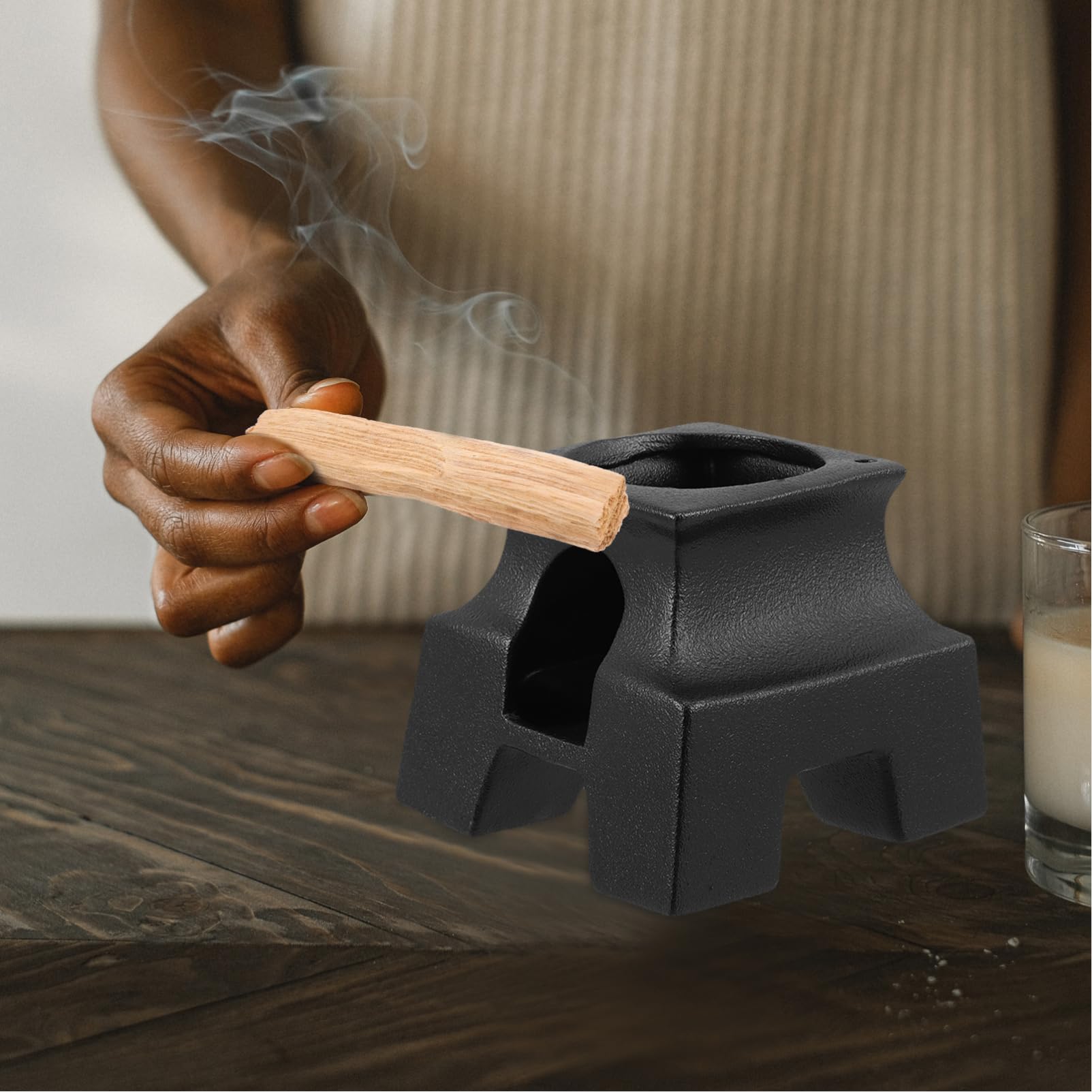 UKCOCO Handgefertigtes Räuchergefäß aus Schwarzer Keramik für Salbei und Kamin Palo Santo mit Nachhaltiger Aromatherapie Basis für Wohn und Bürodekoration