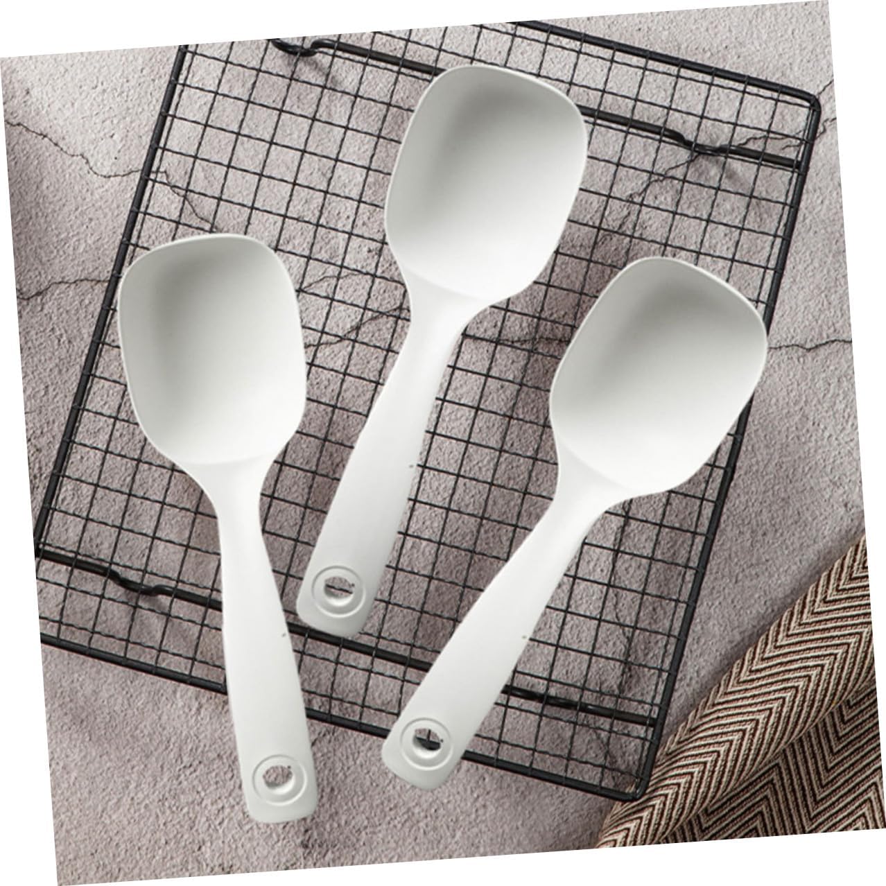 4pcs Soup Ladle Spoon, PP White Kitchen Serving Utensils