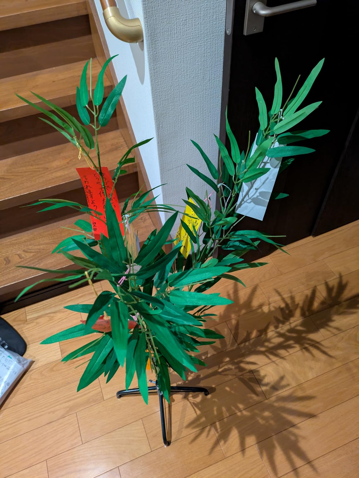 Amazon|七夕 飾り 笹 竹 3本の木 造花 高さ105CM 笹の木 金属スタンド付き 組み立て式 日本語説明書付き|造花 オンライン通販