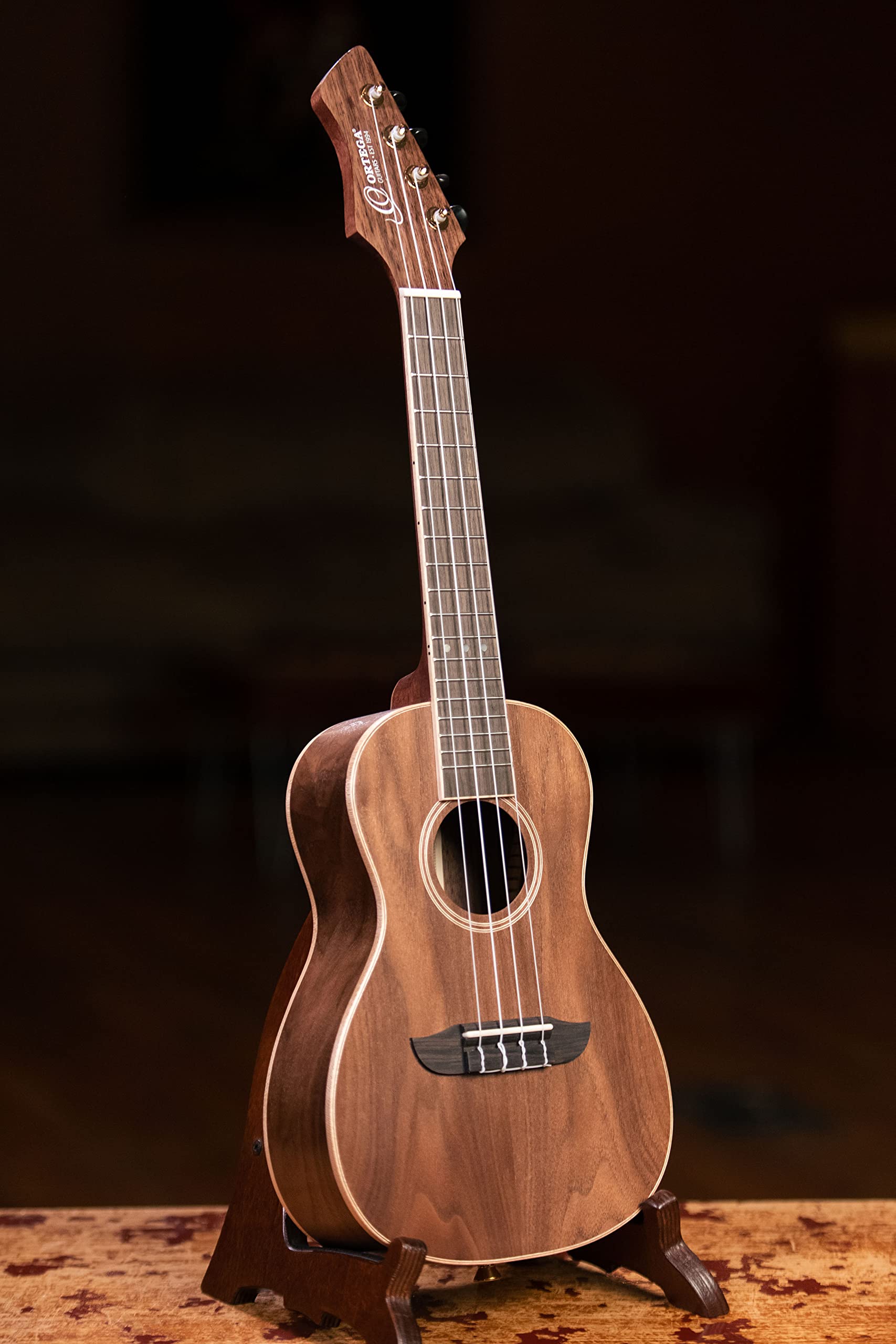 Ortega Guitars Ukulélé Concert Acoustique – Série Horizon – Housse Incluse – Noyer, Naturel (RUWN)