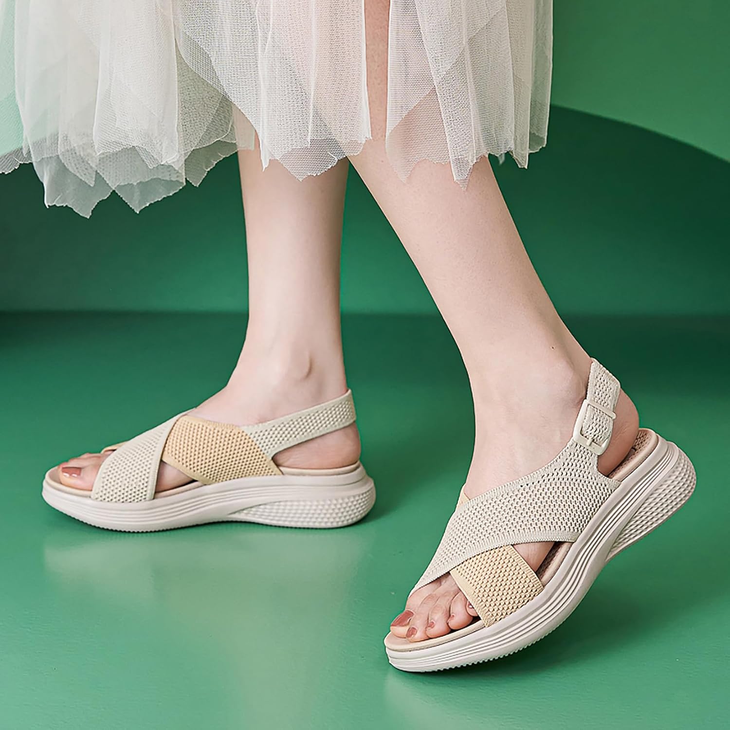 A La Altura De Inditex: Amazon Tiene Las Sandalias Con Cuña Que Mejor Visten Menos 32 Euros