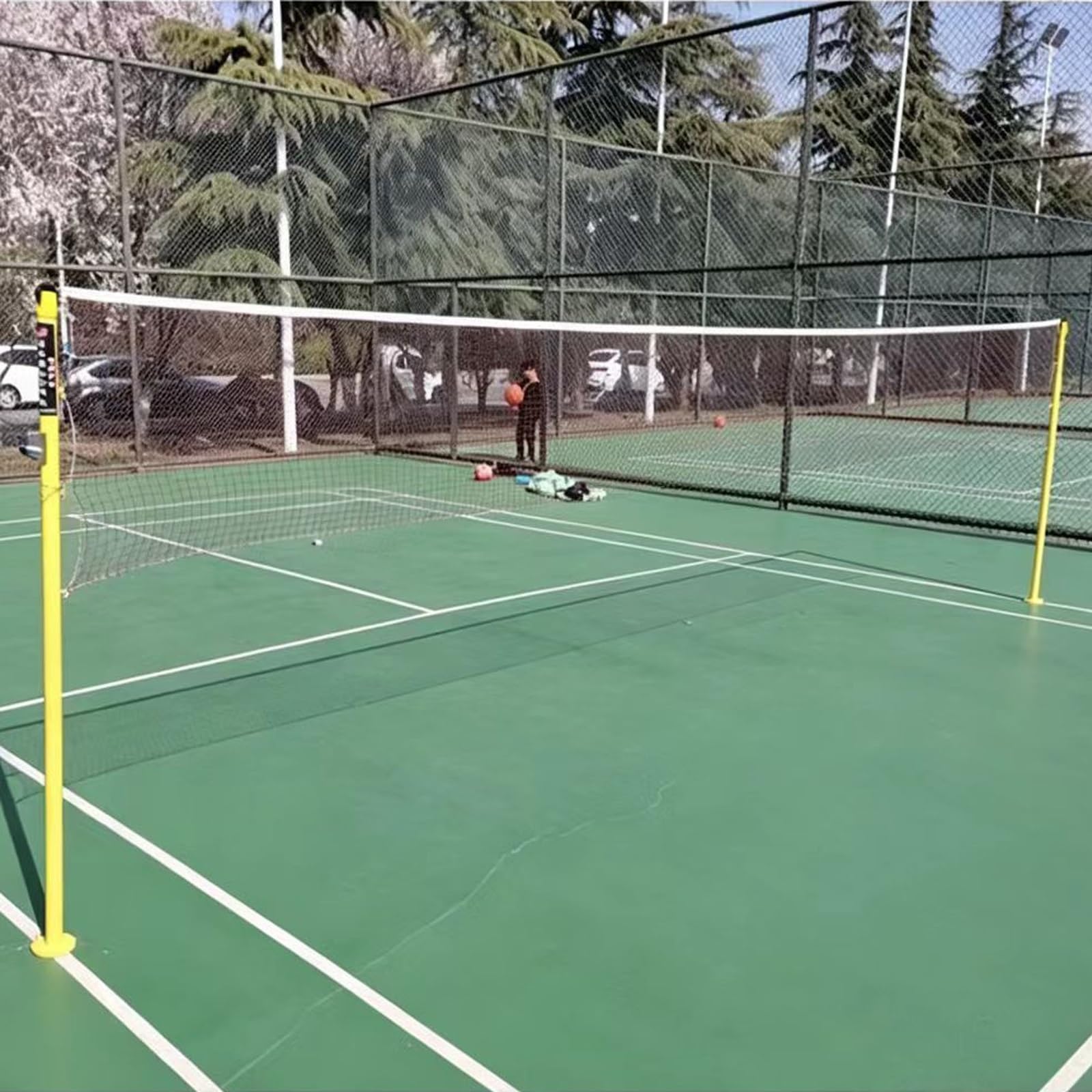Vergrabenes Volleyballpfosten Set mit Volleyball und Badminton Netz | Verstellbare Stahlstangen (155–243 Cm), Wetterfest für Volleyball Und Badminton Im Innen und Außenbereich.