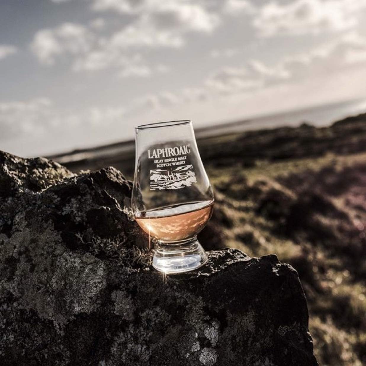 Laphroaig Triple Wood Islay Single Malt Scotch Whisky, mit Geschenkverpackung, einzigartig torfig-rauchig mit leichter Sherrysüße, 48% Vol, 1 x 0,7l