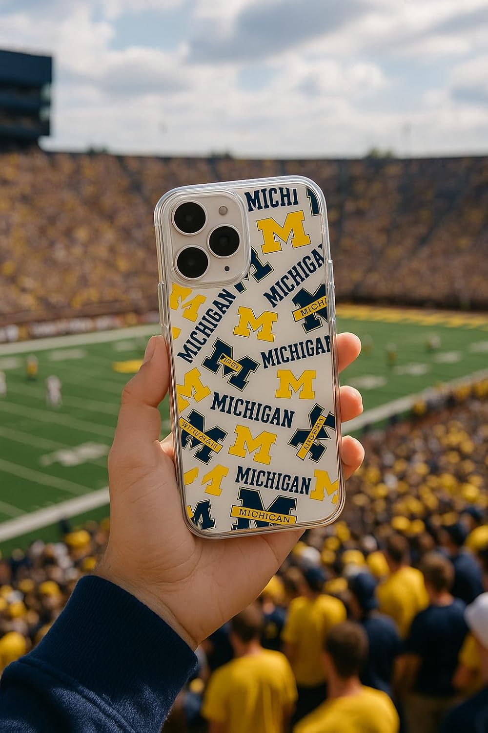 Affinity Bands Michigan Wolverines HD Phone Case Compatible with MagSafe Apple iPhone 14 (Scattered)