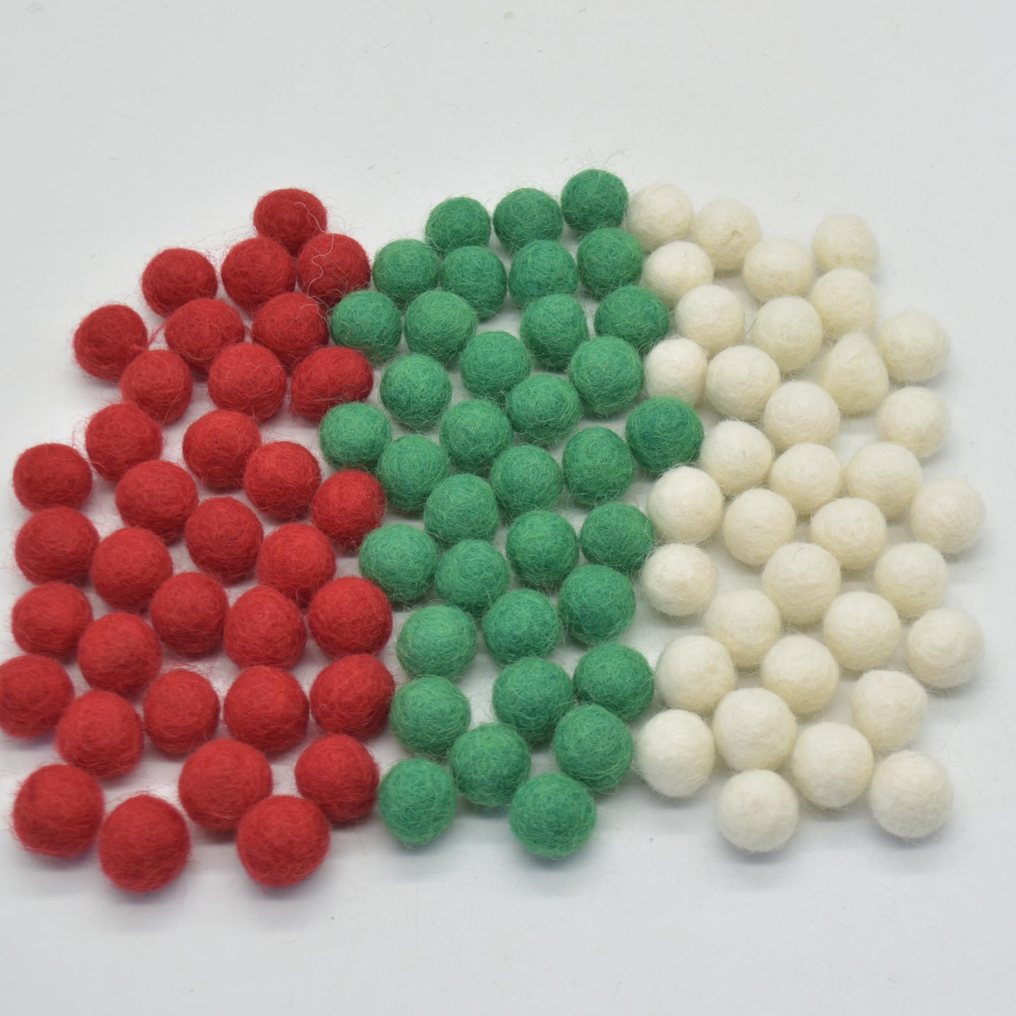 Oriental Direct Christmas 01 100% Wool Felt Balls 1.5Cm - 100 Count