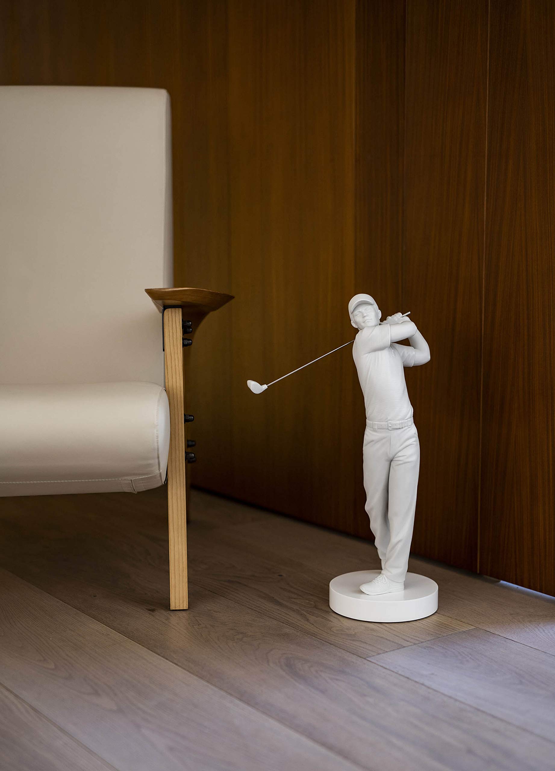 LLADRÓ Golf Champion Man Figurine. White. Porcelain Golfer