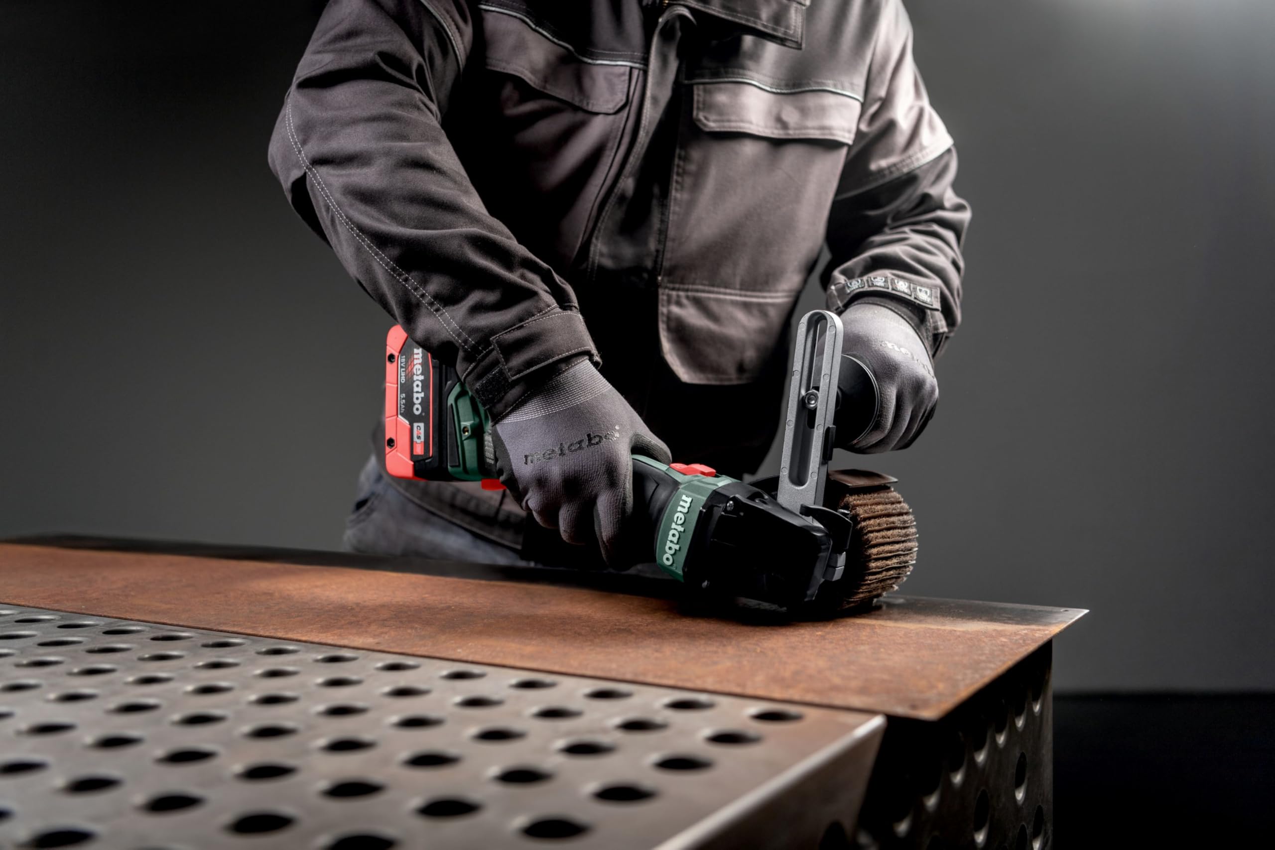 metabo SVB 18 LTX BL 200-18 V CAS Machine à satiner sans fil Ø 200 mm – Moteur sans balais, vitesse de rotation variable, travail du métal, satin, meulage, polissage – Accessoires et metaBOX inclus