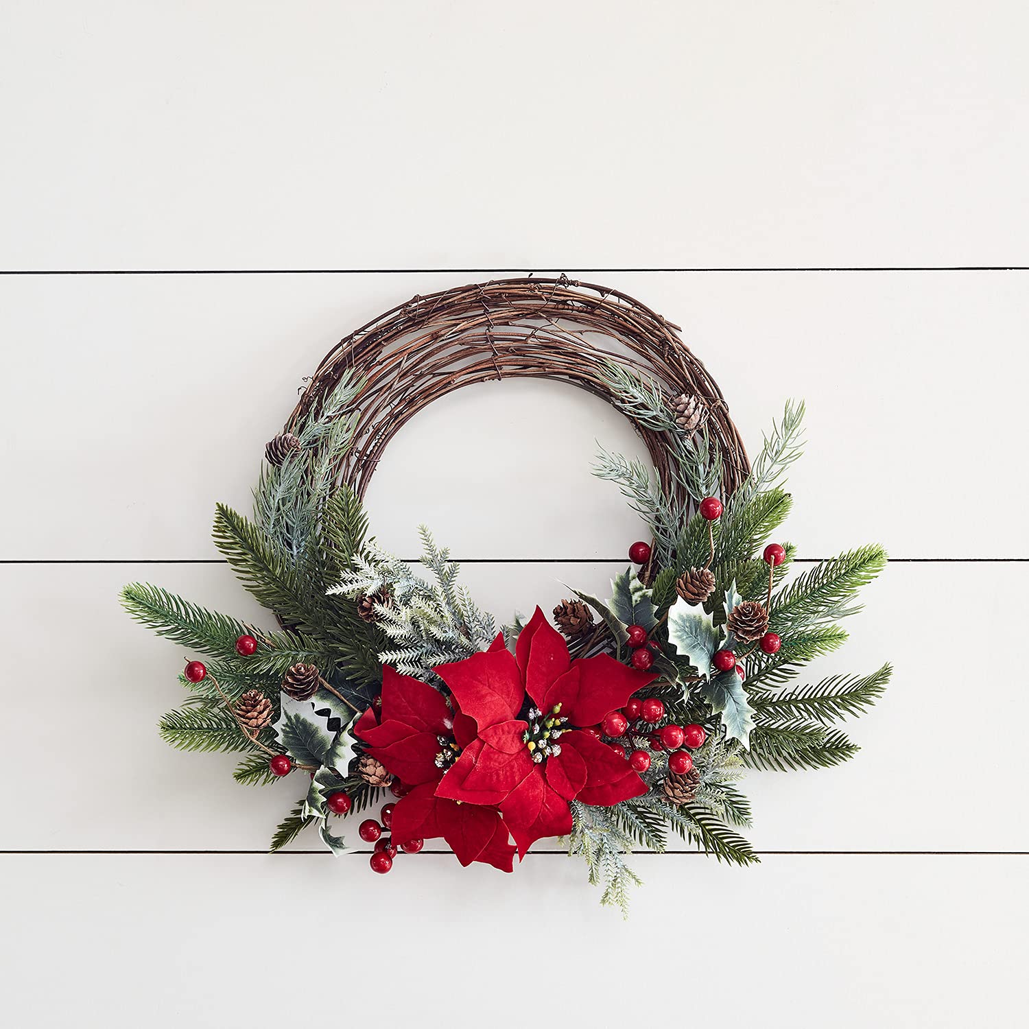 Lights4fun 60cm Artificial Red Poinsettia & Berry Christmas Wreath Decoration for Front Door or Indoor Wall