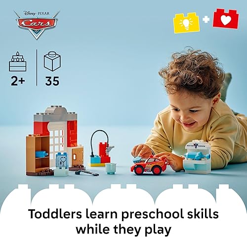 Miniatura 2 de LEGO DUPLO Disney and Pixar Cars McQueen Visit to Doc's Garage 10456 - Rayo McQueen de Cars, juguete para niños y niñas en edad preescolar a partir
