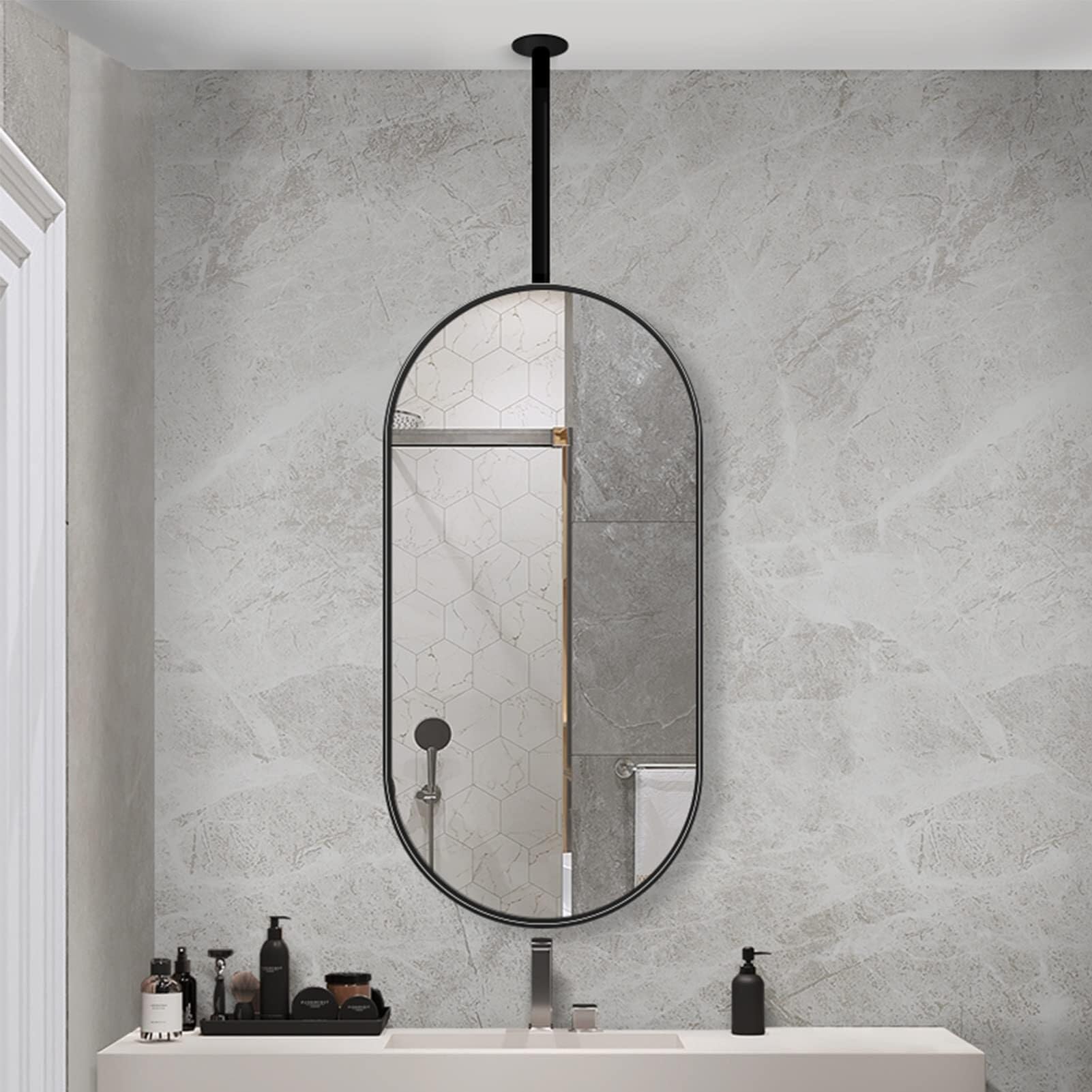 Miroirs de salle de bain ovales pour optimiser l'espace des petits murs