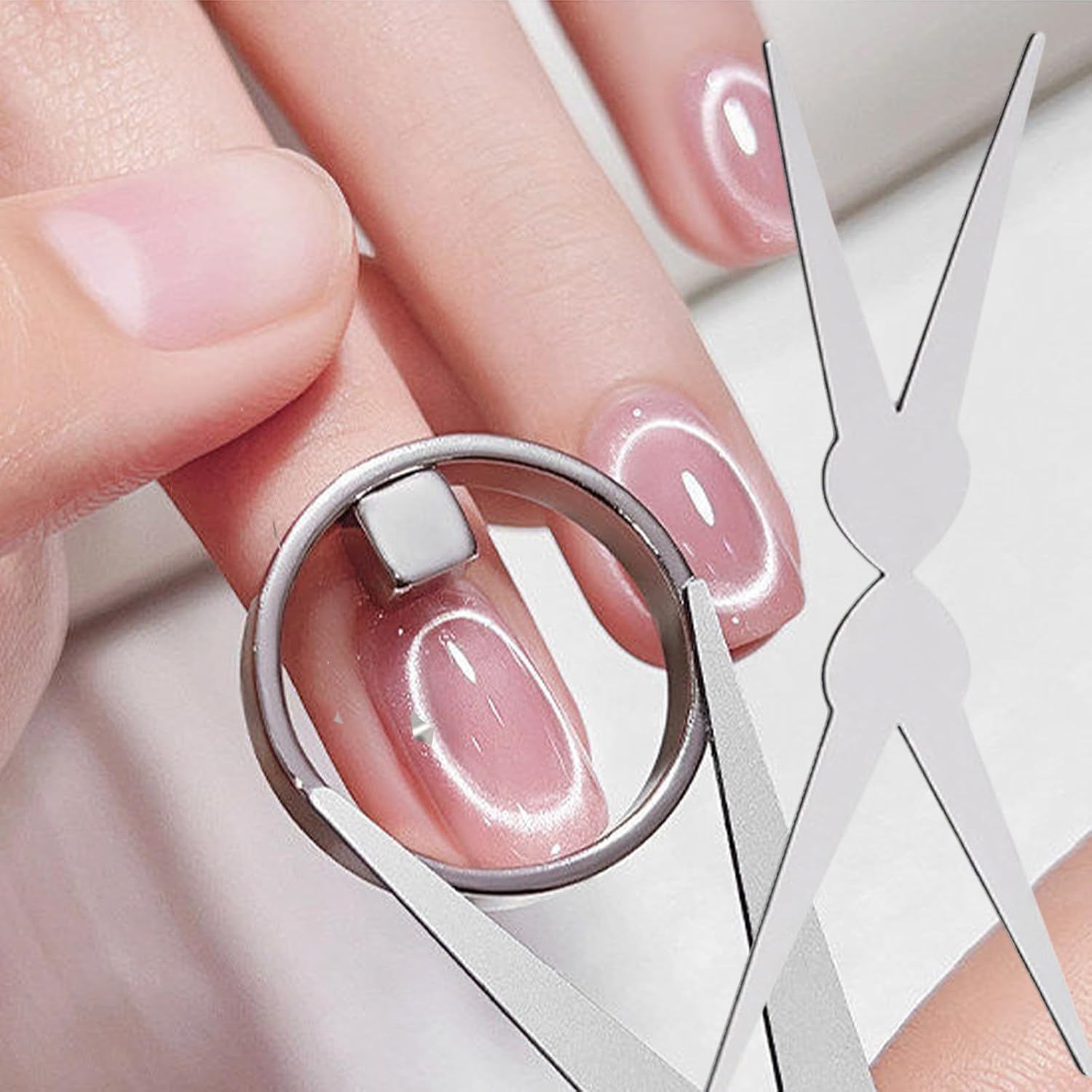 Ring Shaped Cat Eye Magnet Tool for Stunning Nail Effects