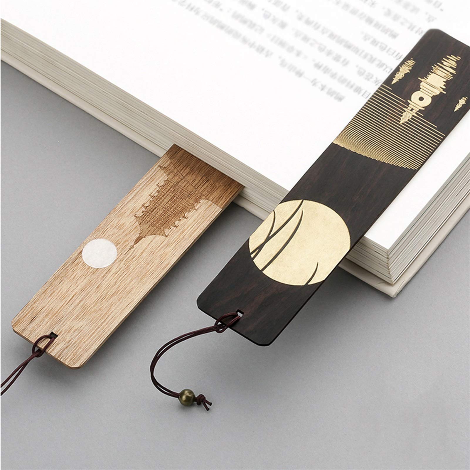 Śliczne Zakładki Drewno Antyczne zakładki Handmade Natural Wood Bookmark Zestaw 2 PCS to wyjątkowy prezent dla nauczycieli studentów mężczyzn i kobiet Wyjątkowe Prezenty