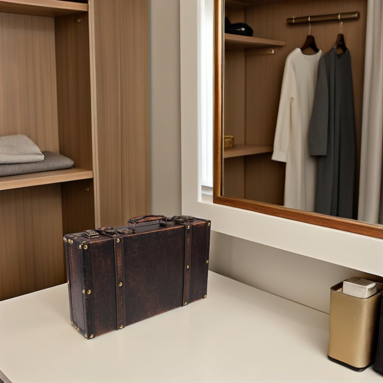 INOOMP Vintage Koffer Box aus Holz und Pu in Braun Tragbar Fotorequisite für Schaufenster und Wohnkultur Geeignet