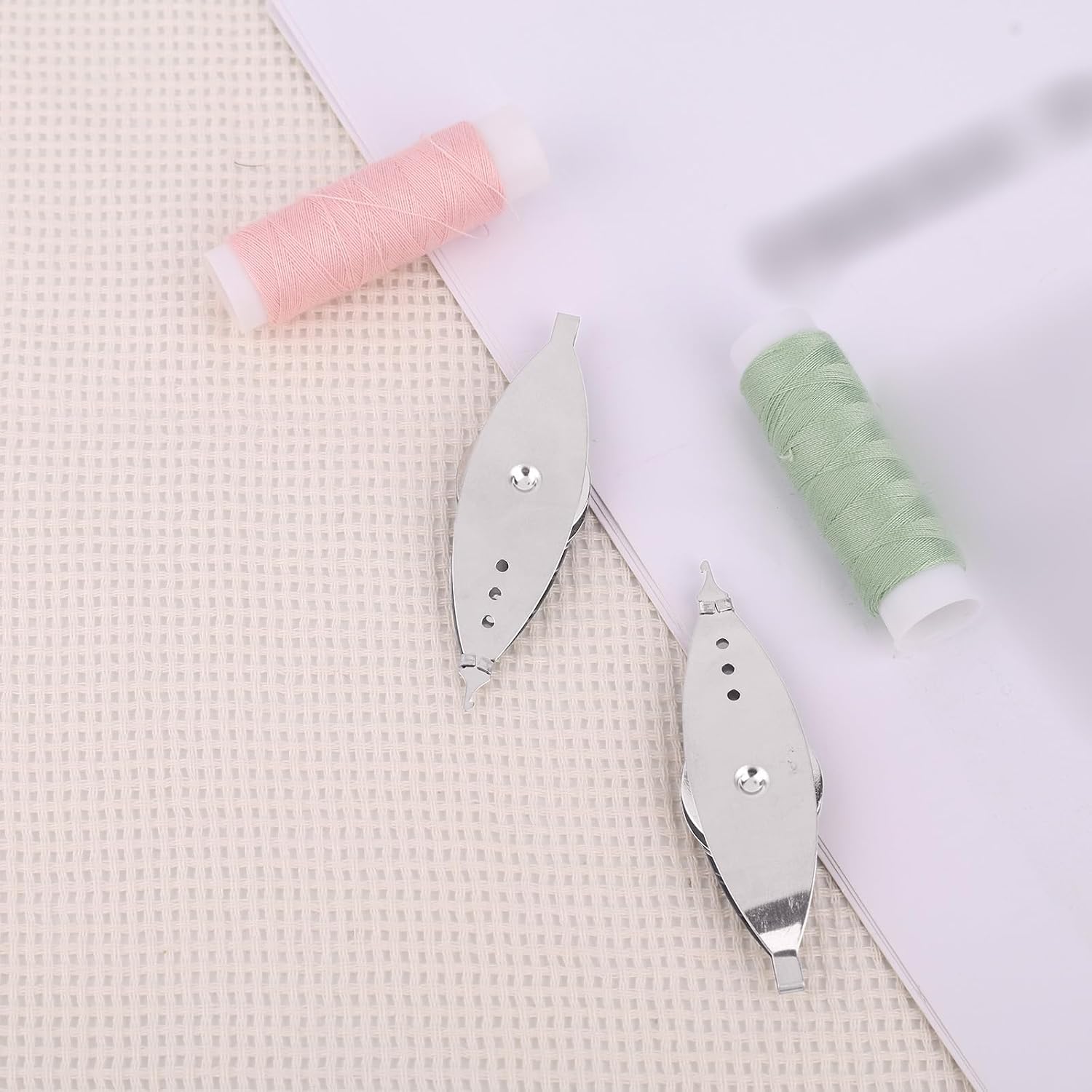 3pcs Needle Shuttles for Beginners with Bobbin, Premium Metal Tatting Shuttle Household Knitting Sewing Accessories for Vintage Lace Making & DIY Craft Projects