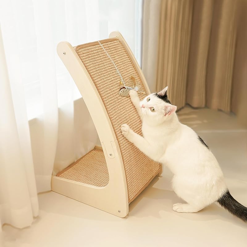 Tapete Arranhador Curvo para Gatos com Sisal, Estrutura de Madeira e Brinquedo de Rato PETKARAY LSC03