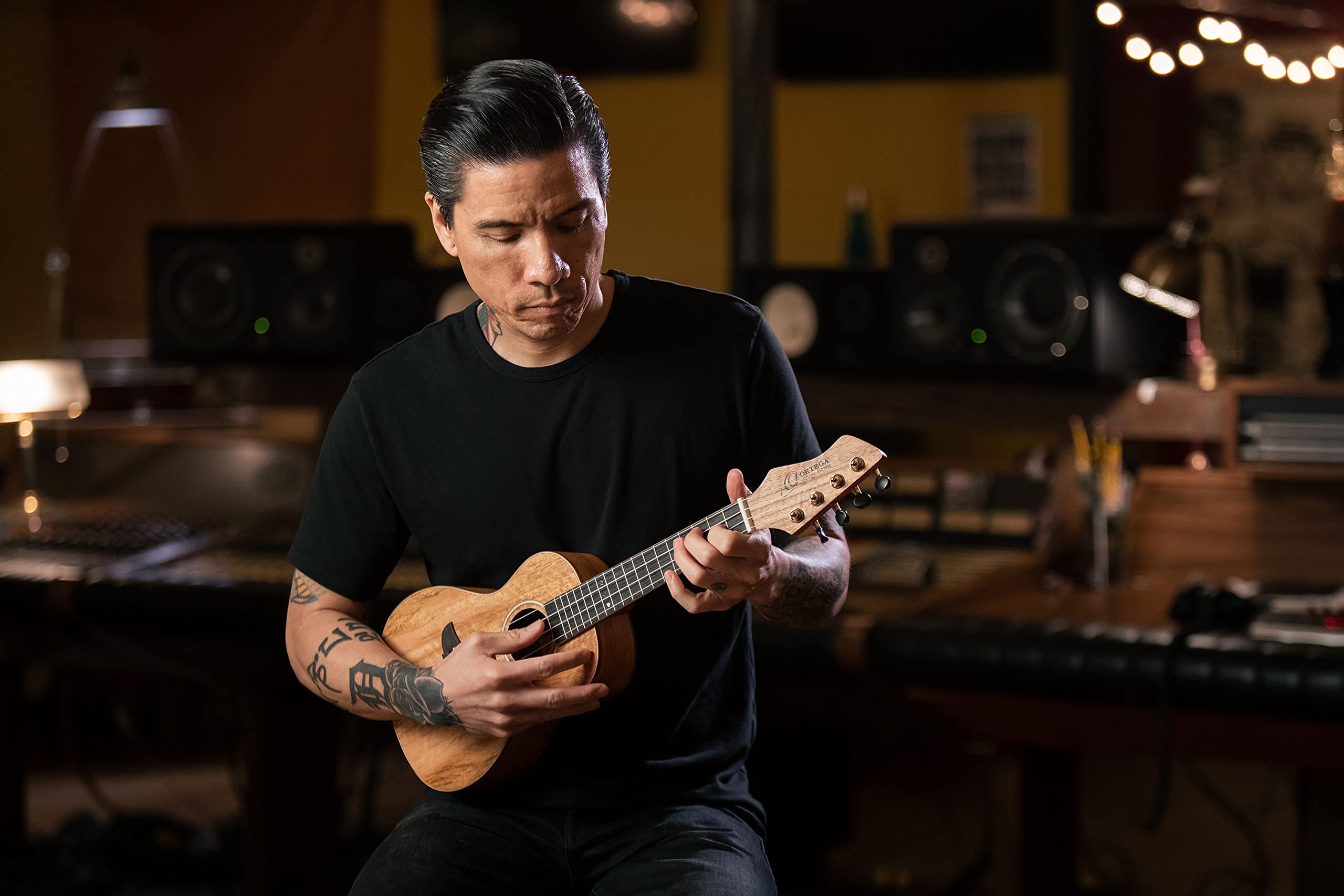 Ortega Guitars Ukulele Concerto Acustico – Horizon Series – Gig Bag Inclusa – Mango, Natural (RUMG)
