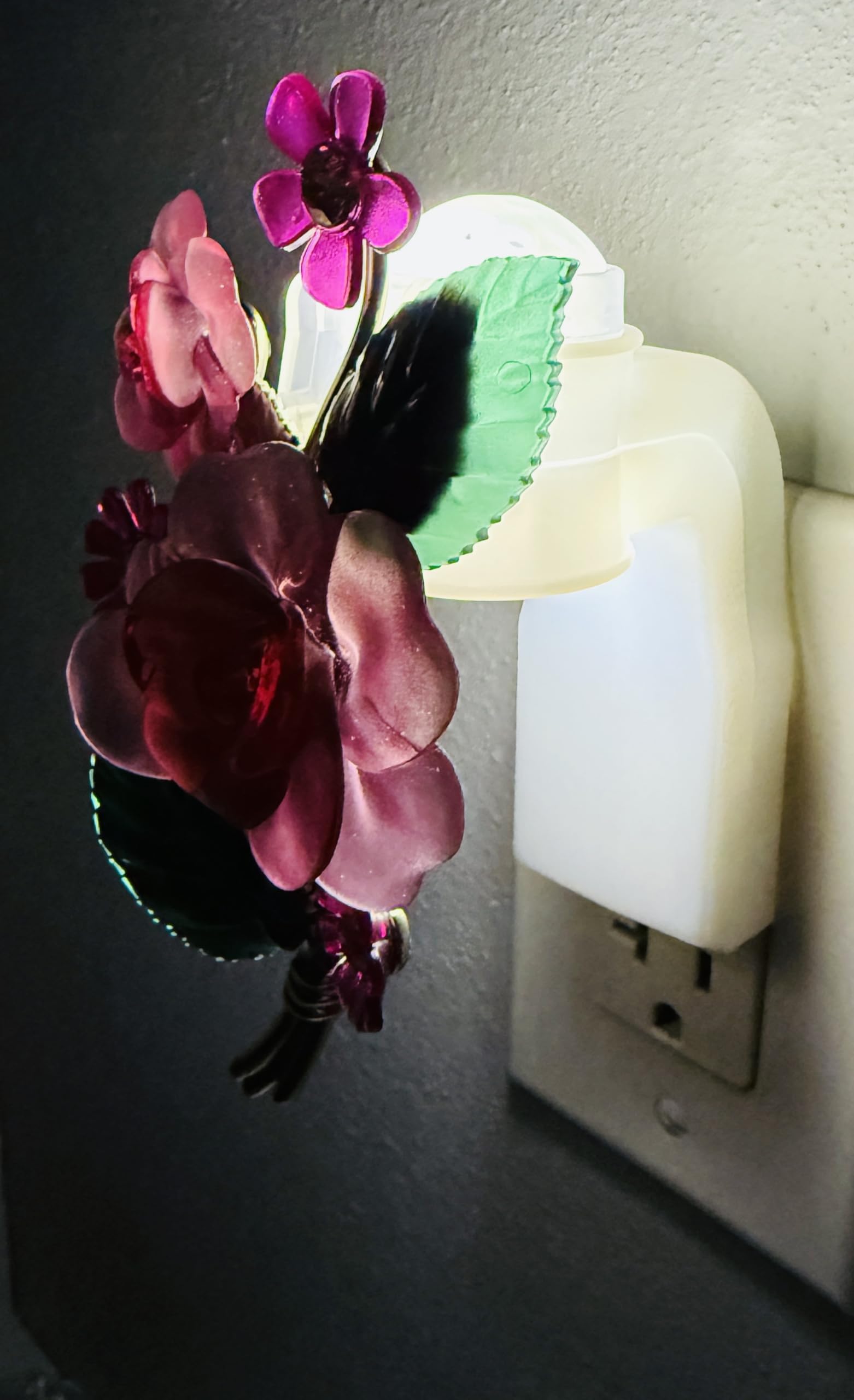 Bath and Body Pink Roses Flower Adjustable Wallflowers Scent Control Fragrance Nightlight Plug