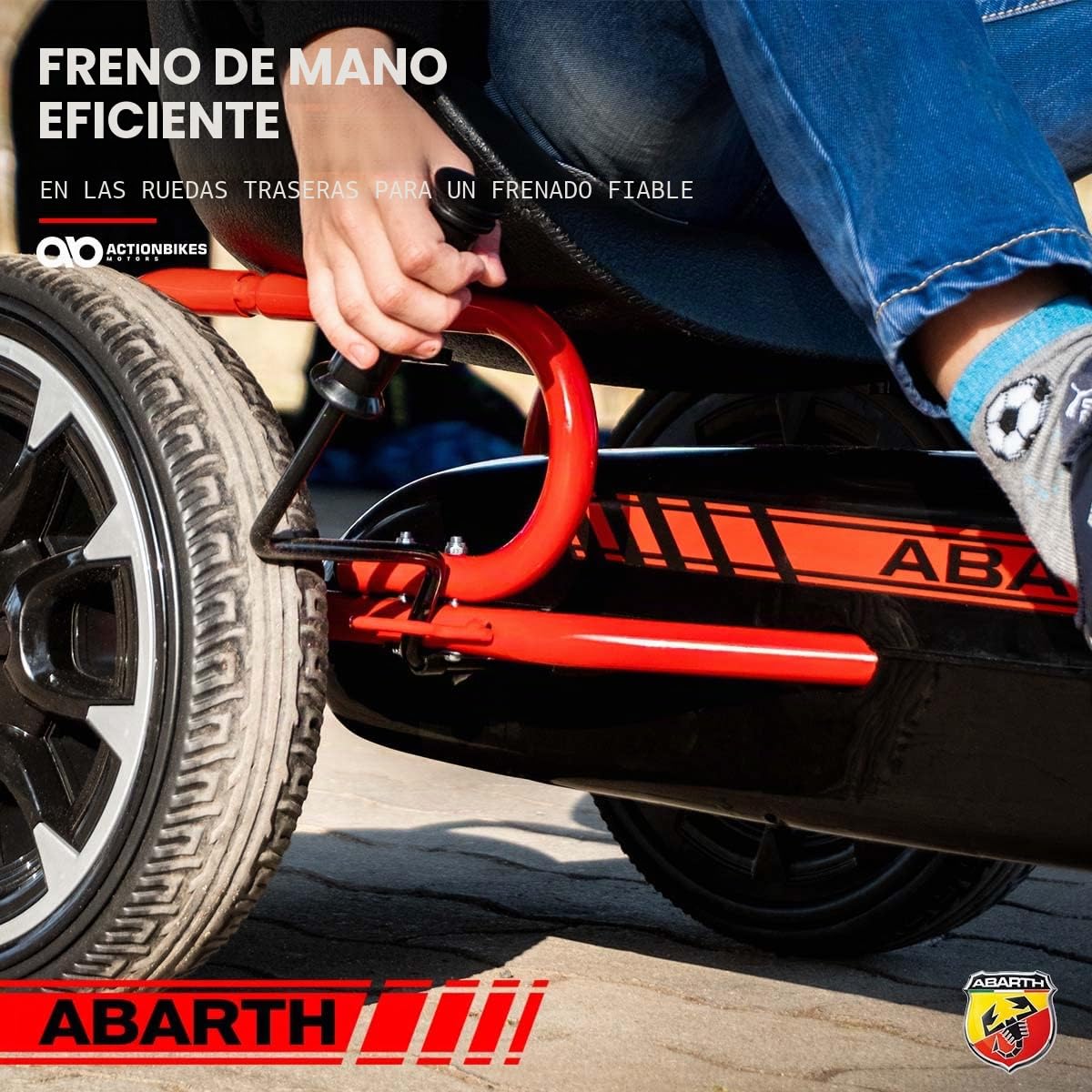 PEQUENENES Kart Coche de Pedales Fiat Abarth de CARS12V, Ruedas neumaticas, carenado de Proteccion, Freno de Mano, Asiento Regulable de Cuero (Negro)