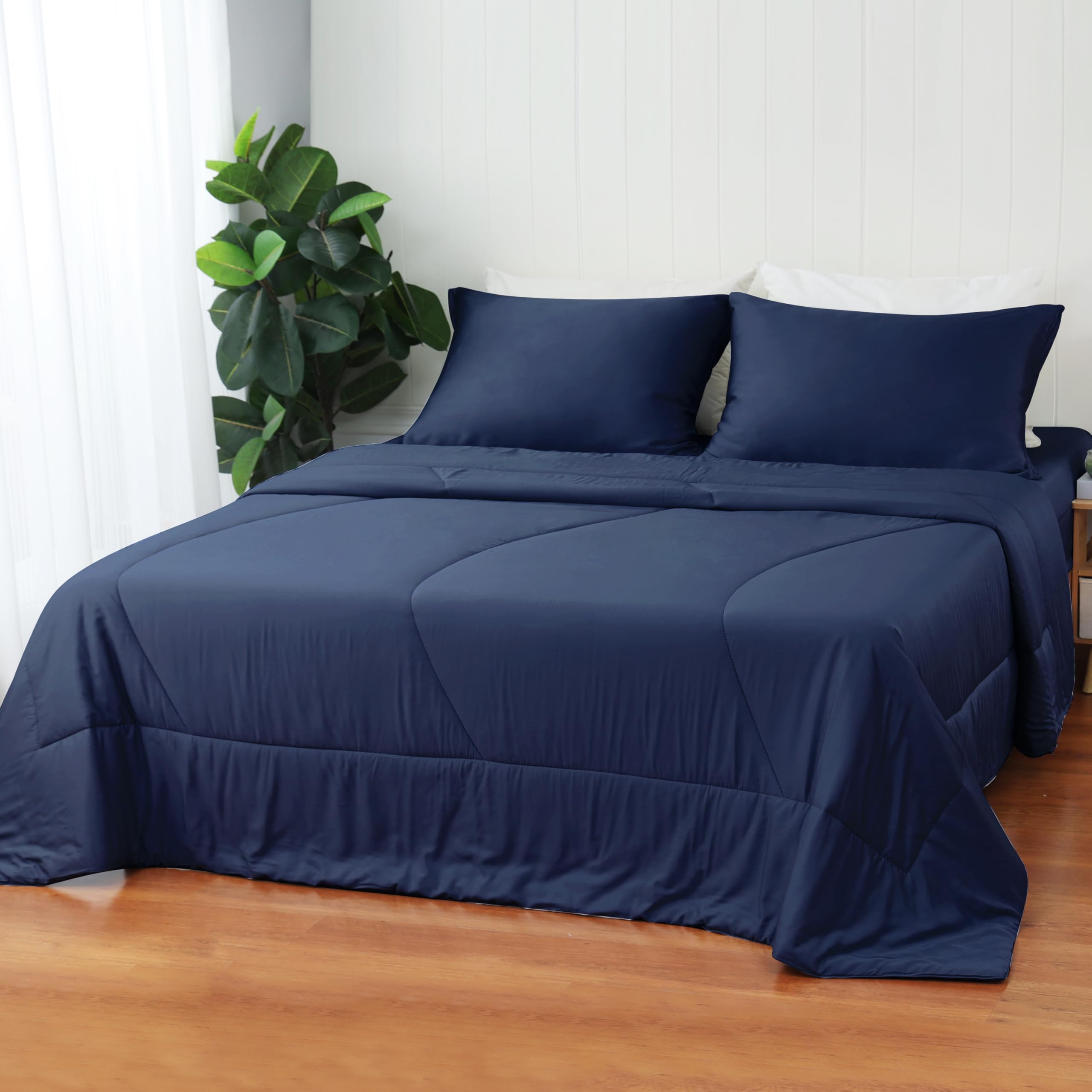 Bamboo Viscose All Season Comforter/Blanket - Ultra Soft & Breathable Comfort - Perfect Medium Weight for Snuggling Without Overheating - Enjoy Cozy