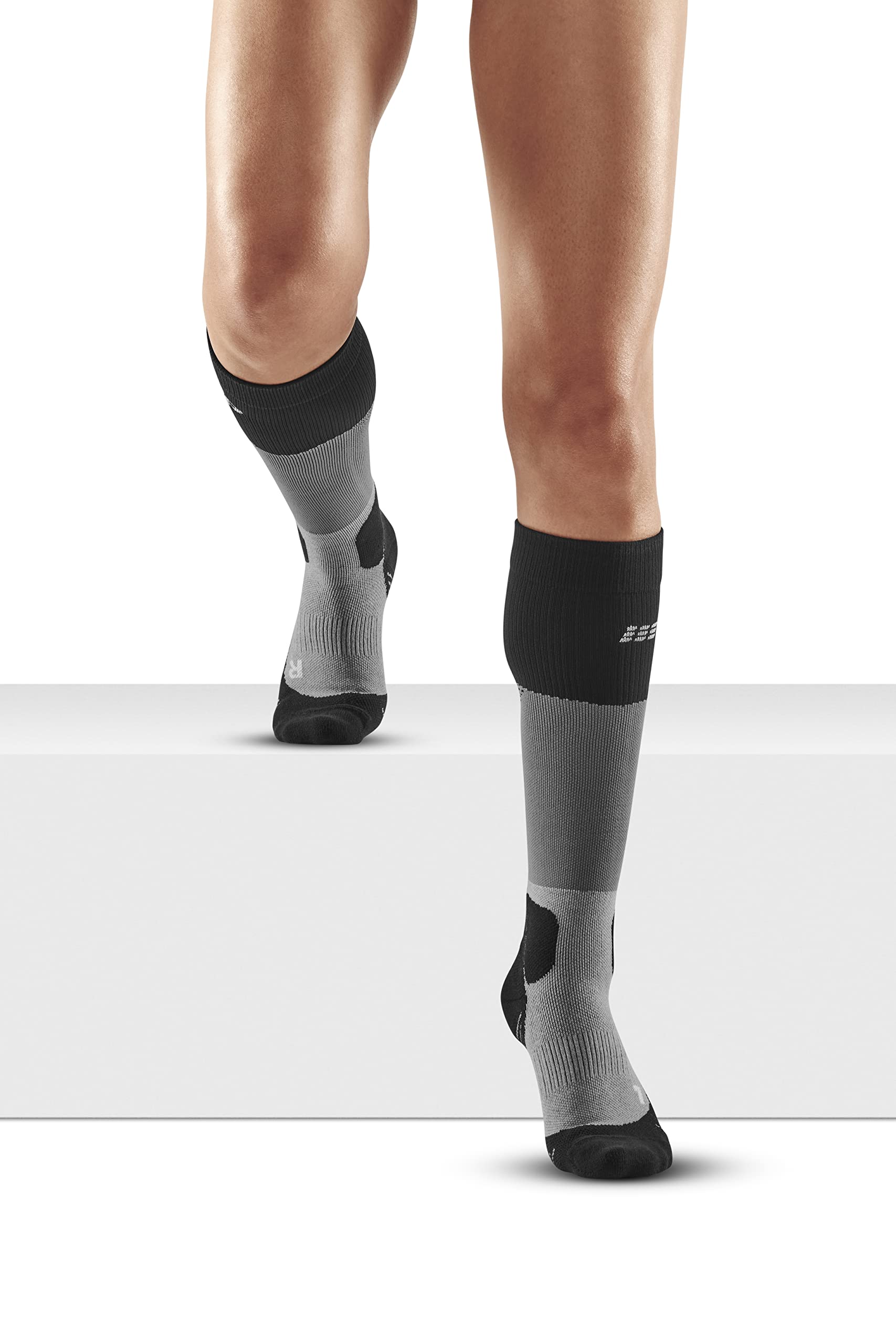 CEP - HIKING MAX CUSHION COMPRESSION MERINO SOCKS für Damen | Knielange Wandersocken mit Kompression | Trekkingsocken für optimale Trittsicherheit und optimal platzierter Polsterung