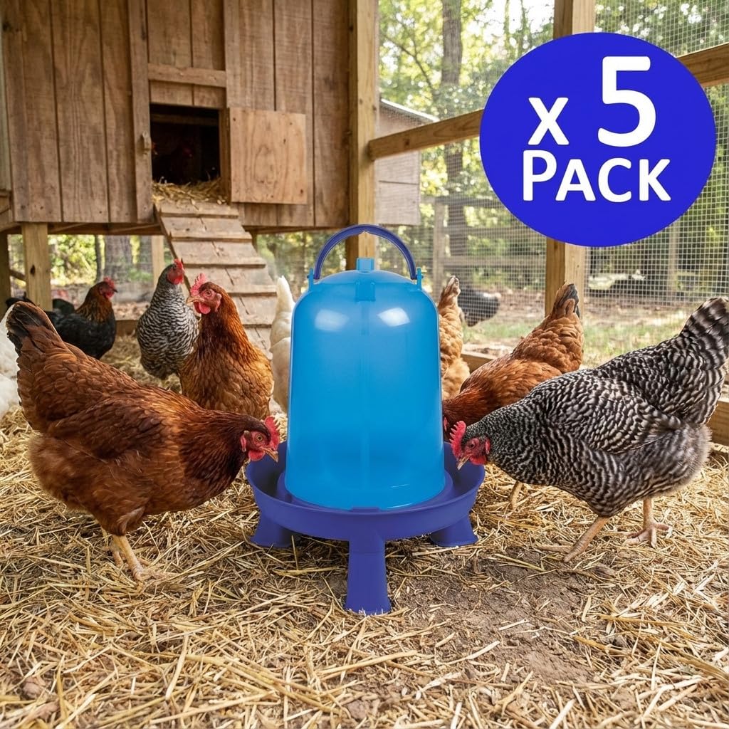Suinga Pack de 5 Bebederos para Gallinas 8 Litros | Bebedero Portátil para Aves de Corral | 32x37 cm | Plástico Resistente | Ideal para Terreno o Colgar | Con Patas | Azul