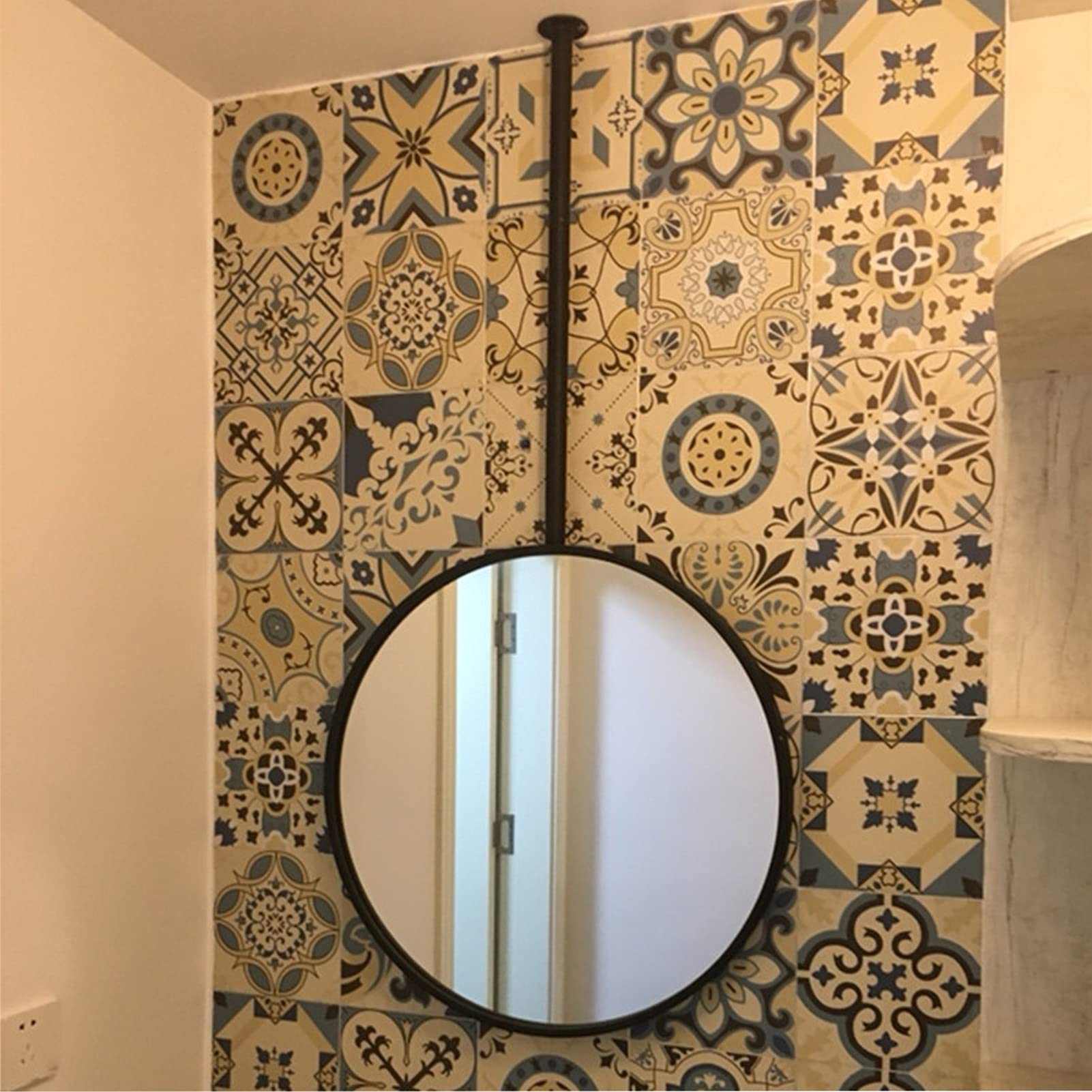 Miroir de plafond suspendu haut de gamme avec cadre en métal et design contemporain