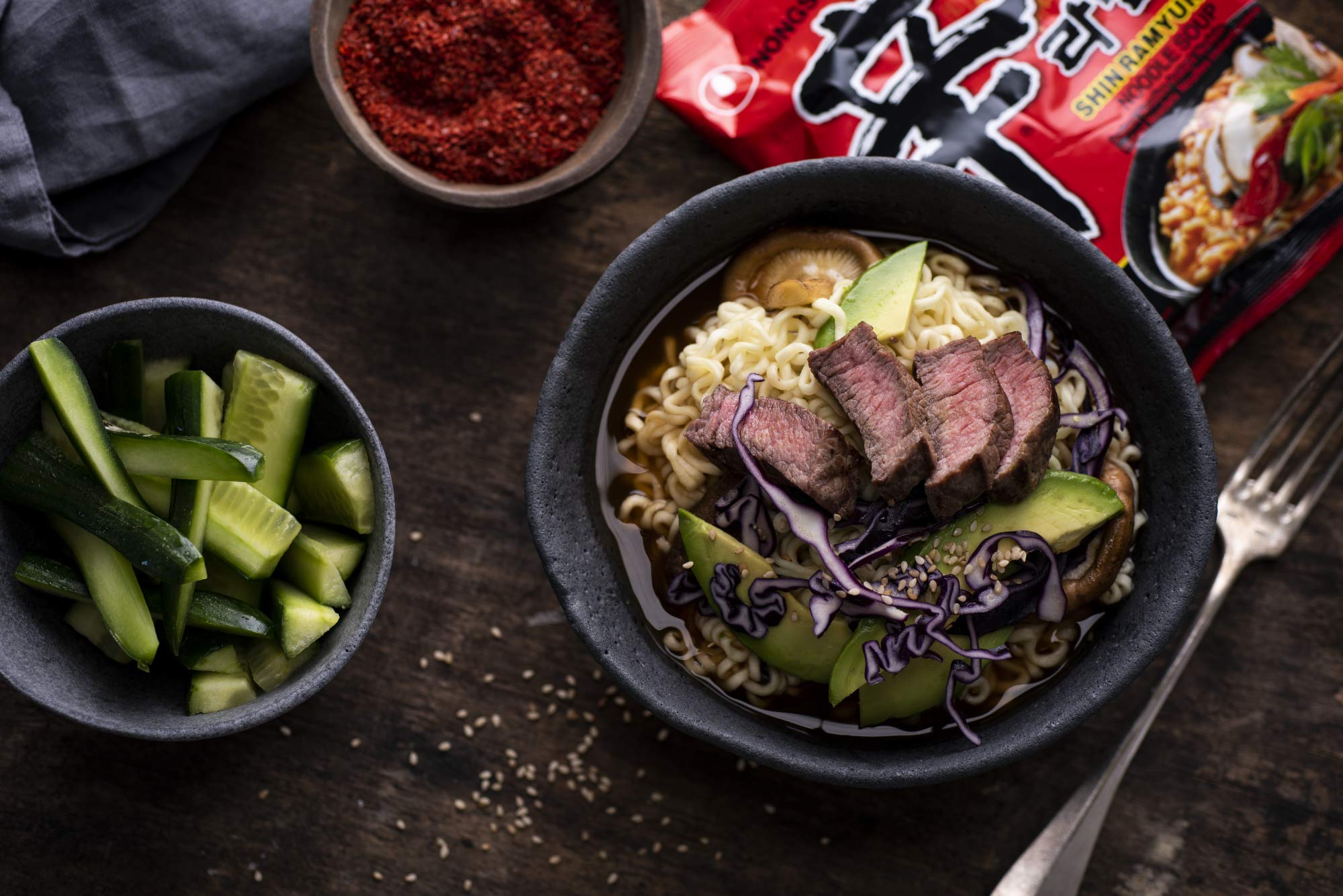 Nong Shim Shim Instant Nudeln Shin Ramyun, Koreanische Heißlamellensuppe - Schnelle Zubereitung - Multipack 120G x 5 x 8 (4,8kg)