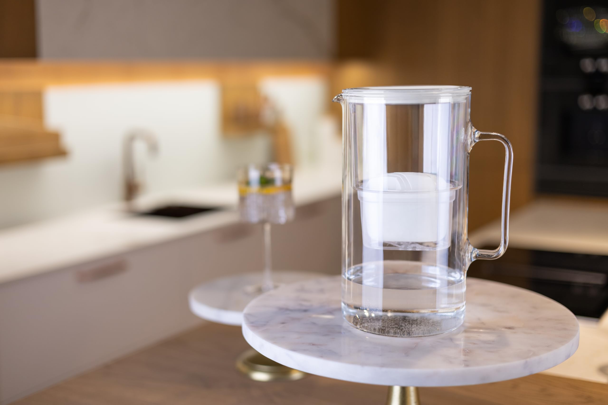 Wessper Wasserfilter Kanne Glas 3 L, Set Wasserkanne und 2 Filterkartuschen, Kompatibel mit Brita Maxtra, Wasserkaraffe für Trinkwasser mit Ersatz Filter - Weiß