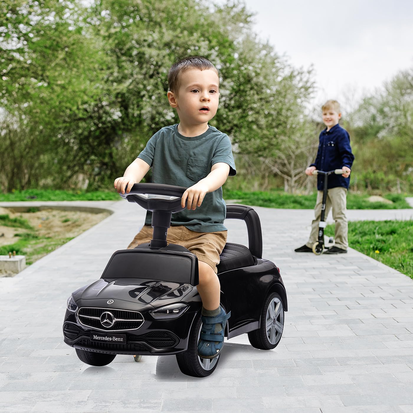 JAMARA 464032 Toboggan Mercedes-Benz Classe C – Voiture Glissante, véhicule pour Enfant intérieur et extérieur, Jouet de Voiture, Cadeau pour Enfants, Protection Anti-basculement, Coffre, klaxon