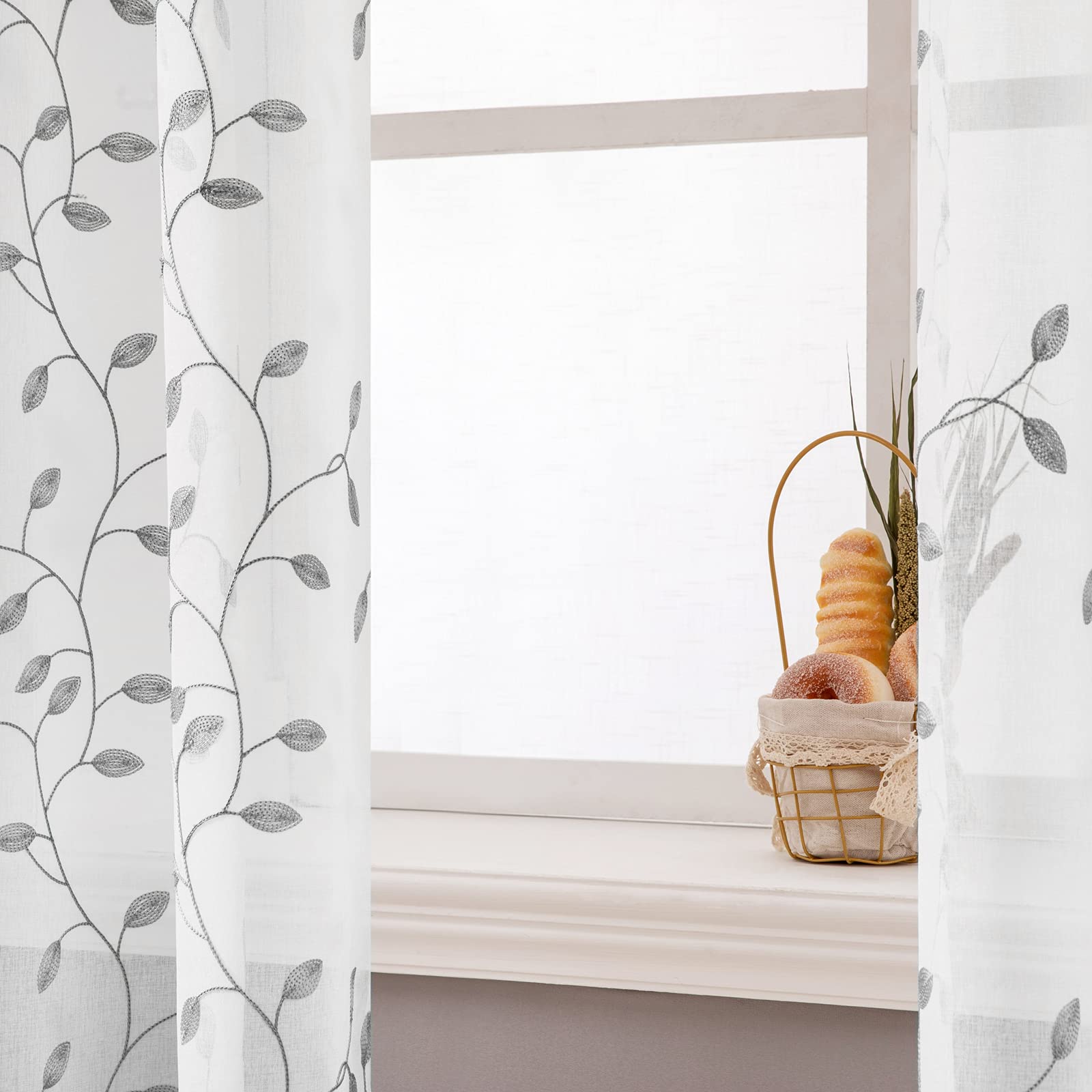 MIULEE Sheer Vorhang Voile Blumen Stickerei Vorhänge mit Ösen transparent Gardine 2 Stücke Ösenvorhang Gaze paarig schals Fensterschal für Wohnzimmer Schlafzimmer 145 cm x 140 cm(H x B) 2er-Set
