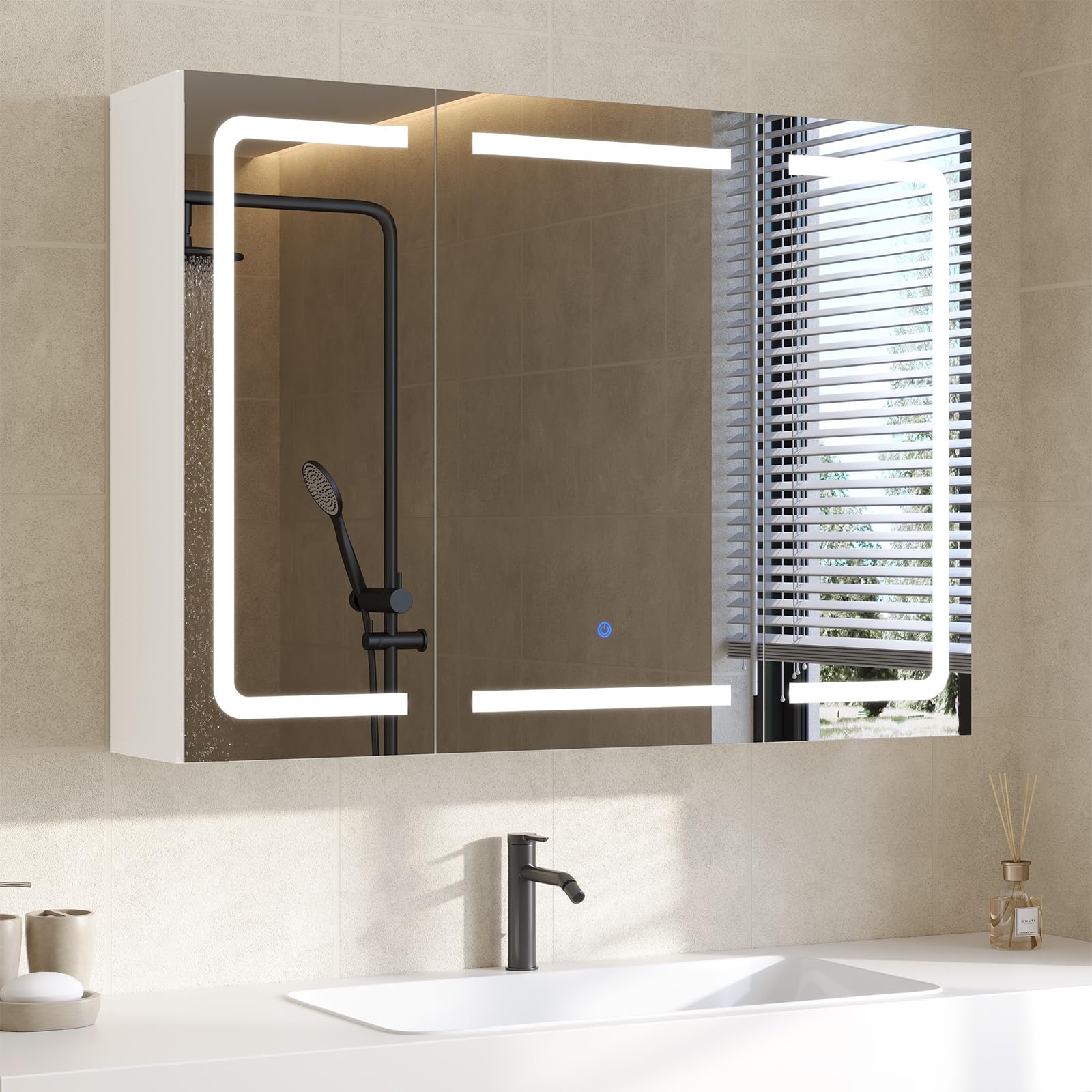 DICTAC Armoire de Toilette Miroir avec éclairage LED et Prise,Meuble Salle de Bain avec Rangement et Étagère Réglable,Armoire Murale avec 3 Portes Miroirs,Miroir Salle de Bain,80 x 60 x 16cm,Blanc