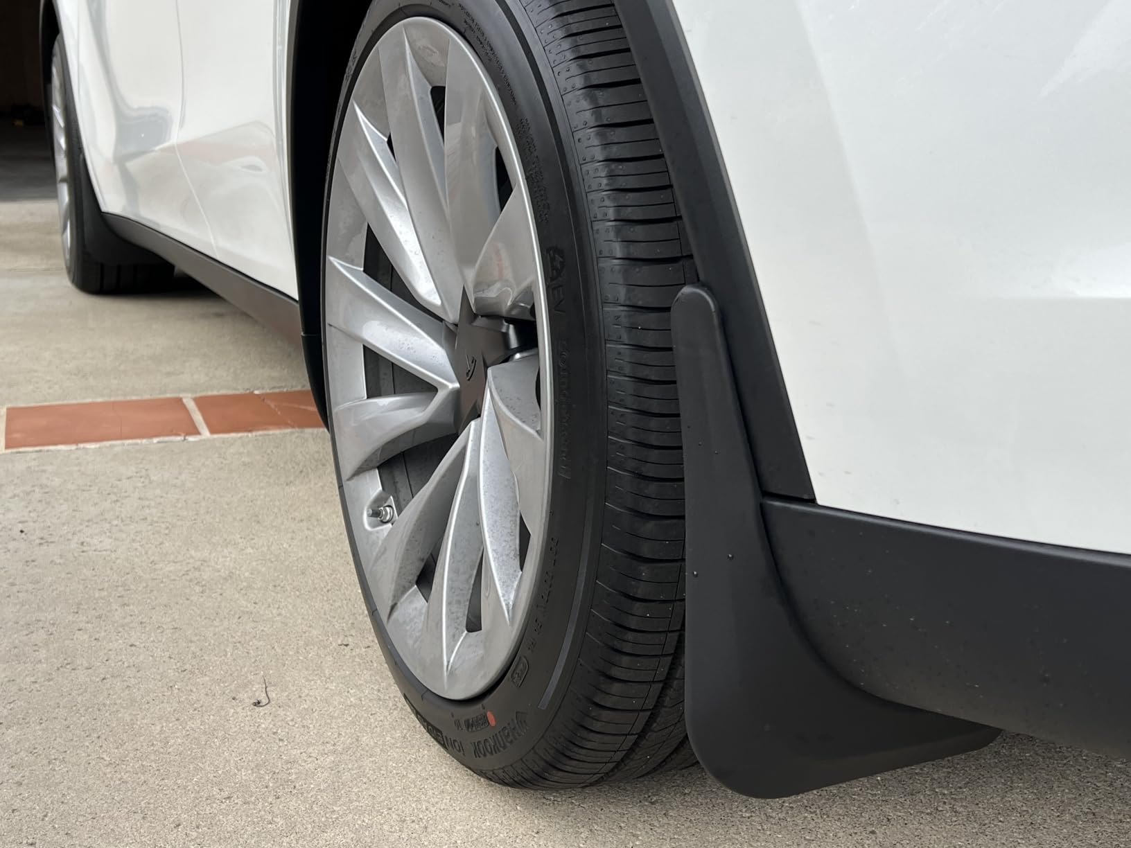 Tesla Model Y Juniper Mud Flaps Accessories | Set of 4 (2025–2026)