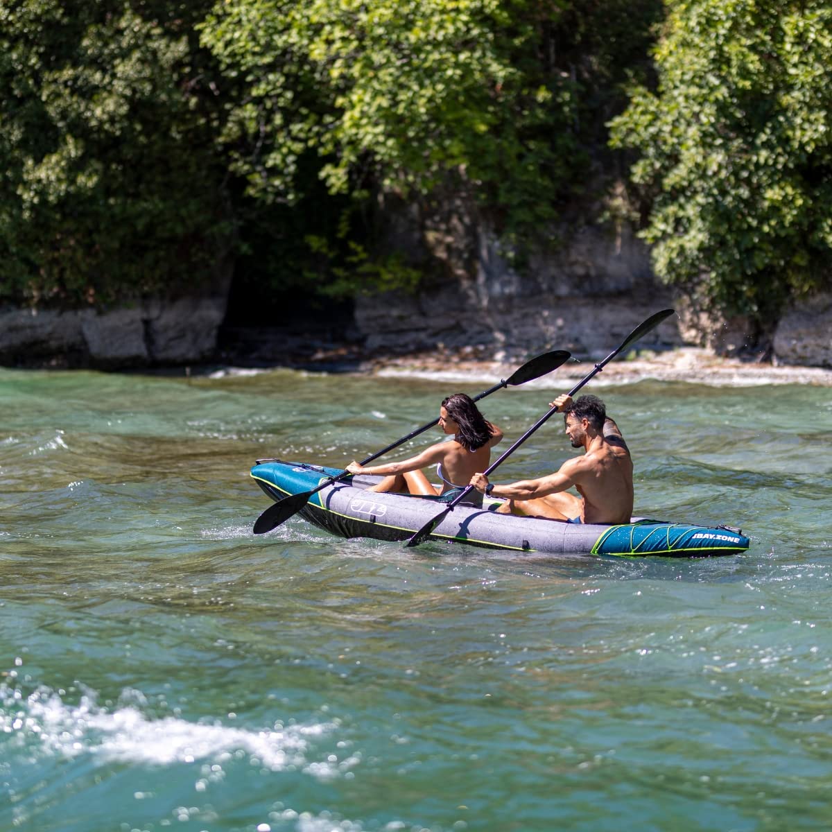 JBAY.ZONE Fluo, Kayak Gonfiabile Biposto per Neofiti e Appassionati, Tre Camere d'Aria, Drop-Stitch ad Alta Pressione, Pompa, 2 Pagaie a Doppia Pala e 2 Sedili Inclusi, Fino a 150kg, 335x93 cm