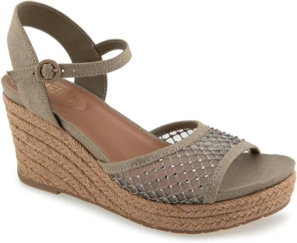 Kenneth Cole Reaction Women's Caegan Wedge Sandal