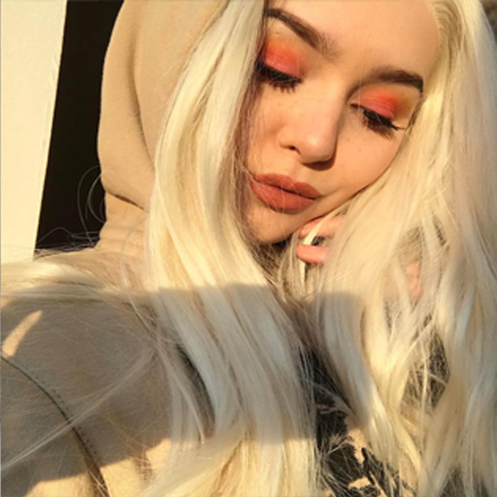 Platinum Blonde Wig Lace Front Real Hair Curly Wigs Long White Blonde Hair Wig Wavy Afro Wigs for Black Women Drag Queen Cosplay Daily Synthetic 26 Inch Lace Front Halloween - Image 3