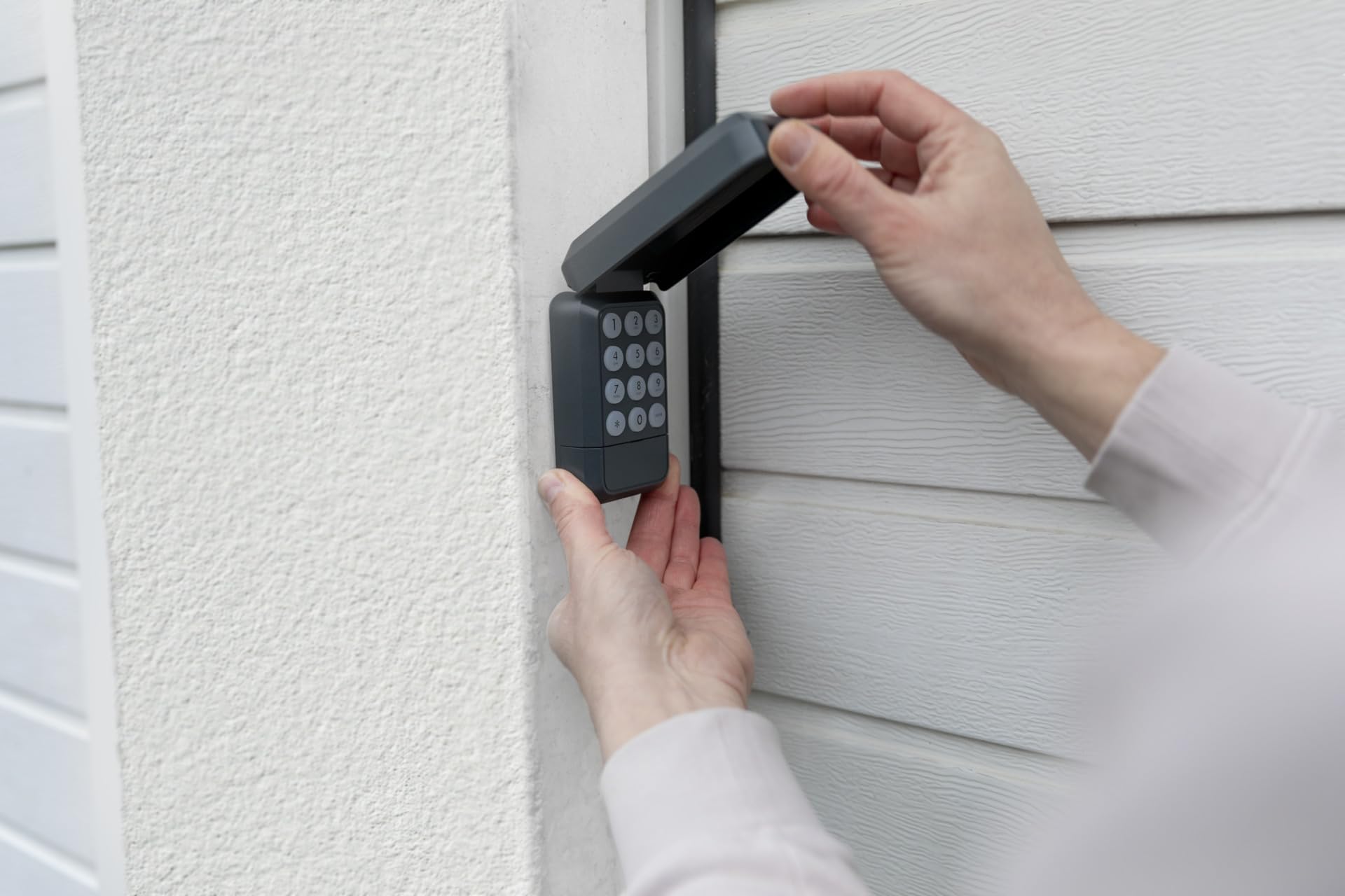 Schellenberg Interruptor codificador inalámbrico para Puertas de Garaje con Cubierta, frecuencia inalámbrica 433,92 MHz hasta 20 m, Funciona con Pilas, 60872