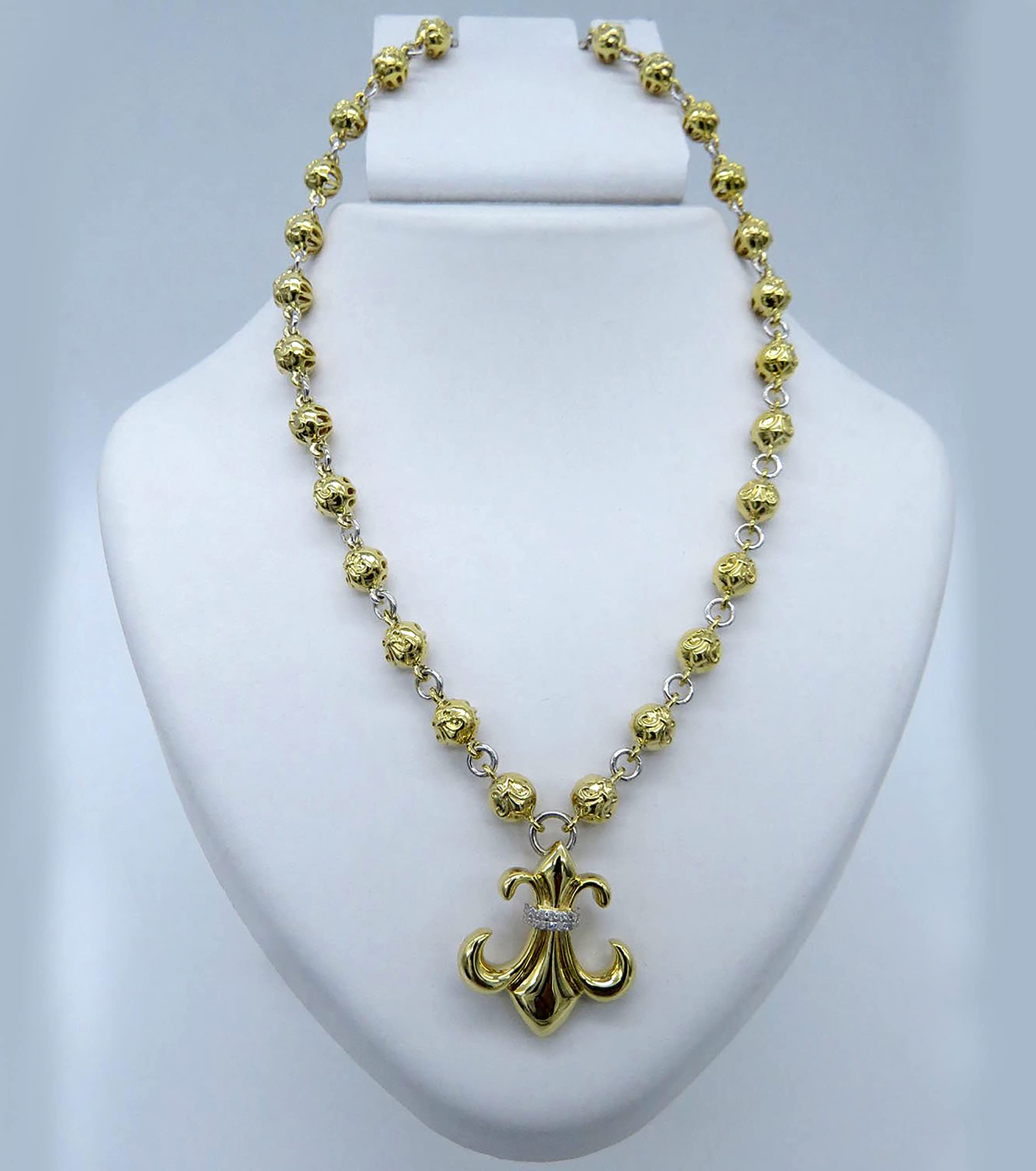 Dazzlingrock Collection Collar de flor de lis de oro amarillo macizo de 0,07 quilates con diamantes blancos redondos y blancos de 10 quilates, Oro amarillo, diamante blanco