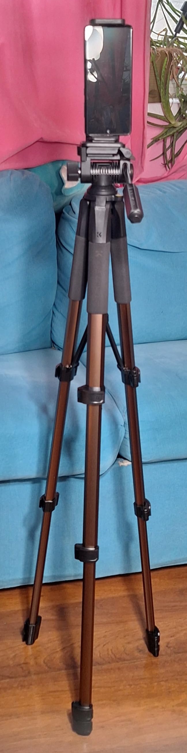 Robust, stærk, velbygget stativ, det bedste jeg har prøvet, gode vedhæftede filer, noget tyngde ved det