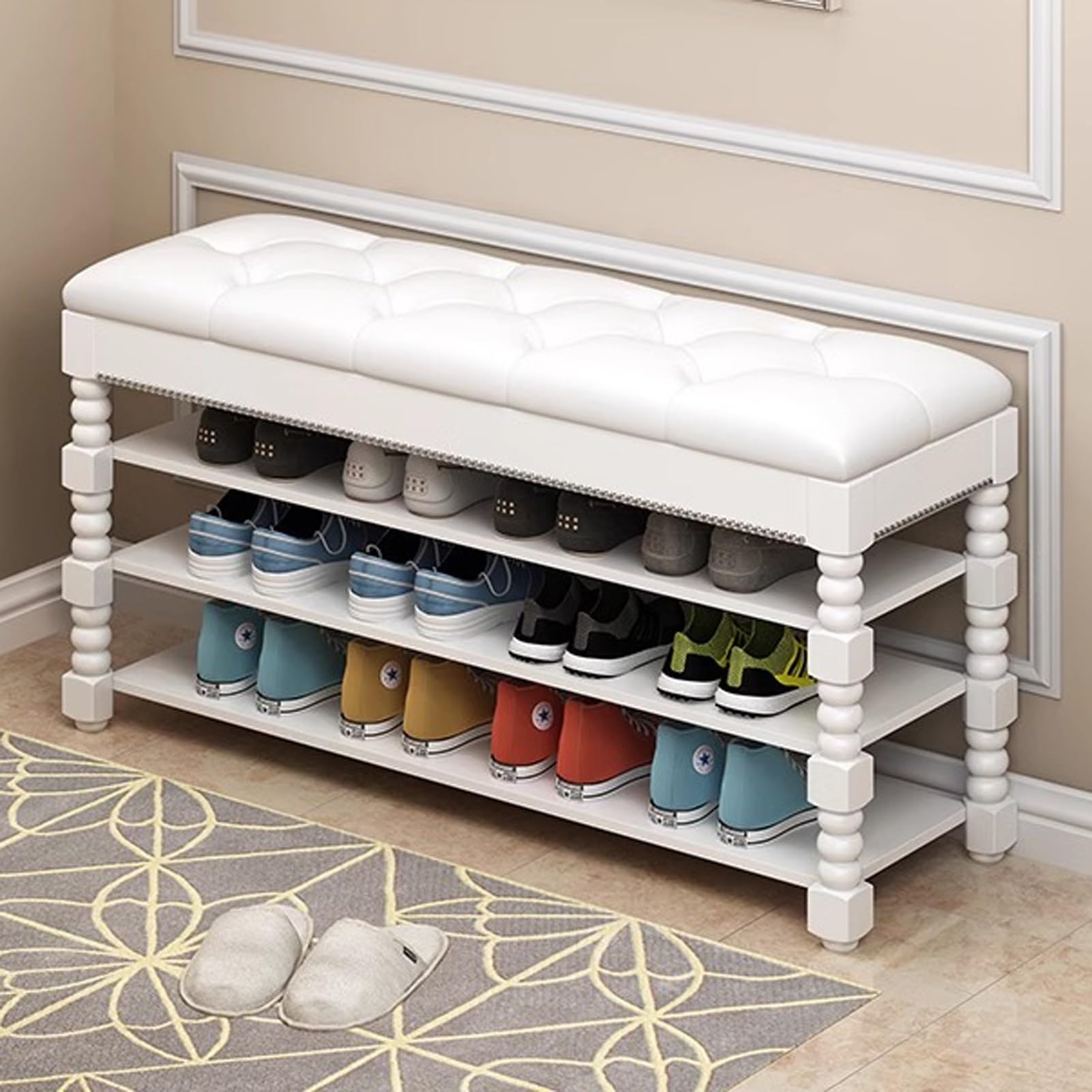 Banc organisateur de chaussures pour arrêter le désordre dans l'entrée, meuble blanc assis