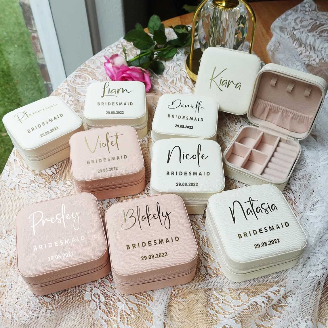 Boîte à Bijoux De Voyage En Cuir Personnalisée : Cadeau De Proposition De Demoiselle D'honneur Personnalisé Avec Nom Ou Initiales - France