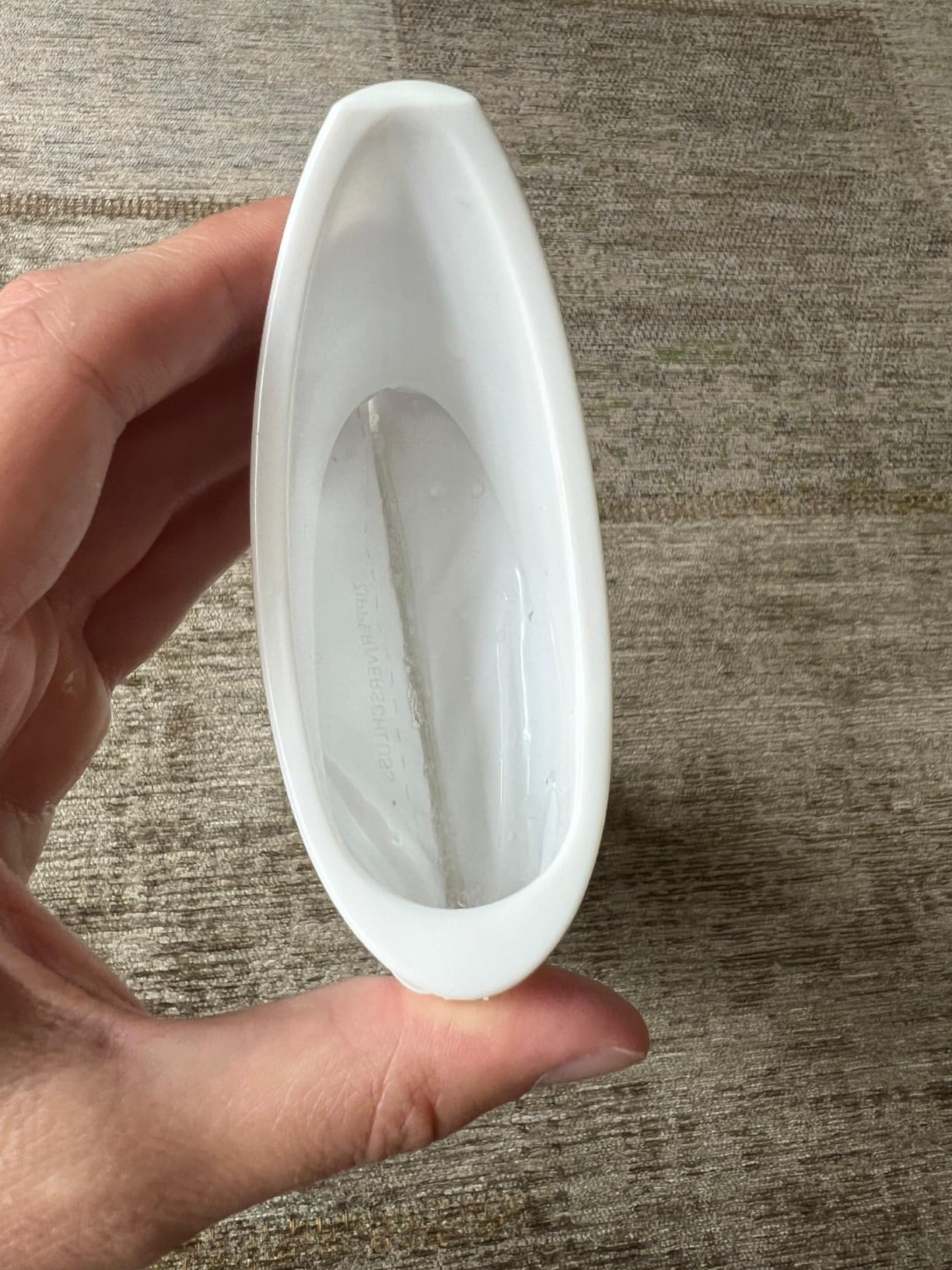 PASST LOCKER IN DIE HOSENTASCHE