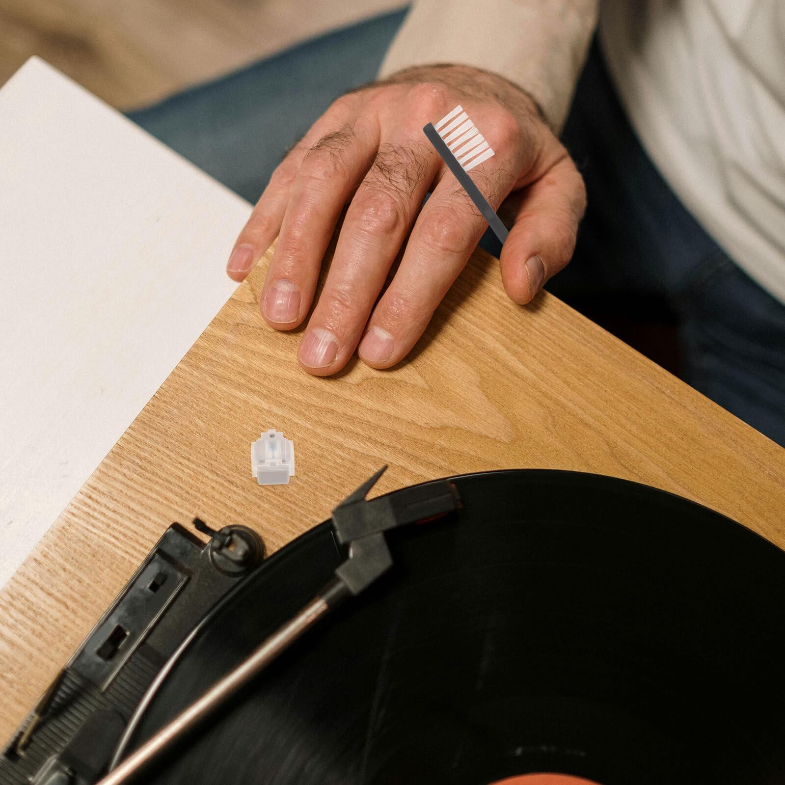 Ago per Giradischi di Ricambio con Spazzola Pulizia | Bianco, Plastico e Metallo, per Vinili e Riproduttore Domestico, Restauro Audio e Uso in Famiglia
