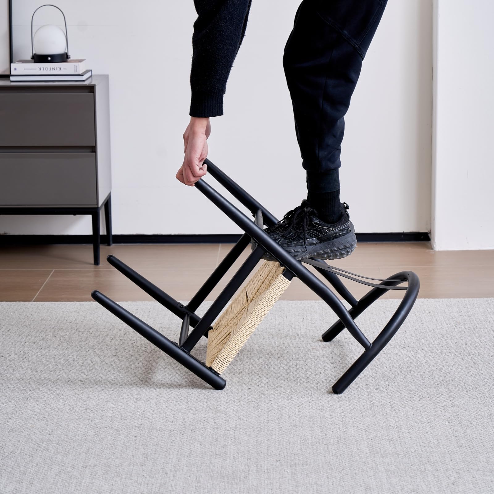 Juego de 4 Silla de Comedor Tejida Moderna, Cojín de Ratán de Alta Densidad, Patas de Metal Negro, Adecuada para Comedor, Sala de Estar, Cocina （Marco de Metal Negro）