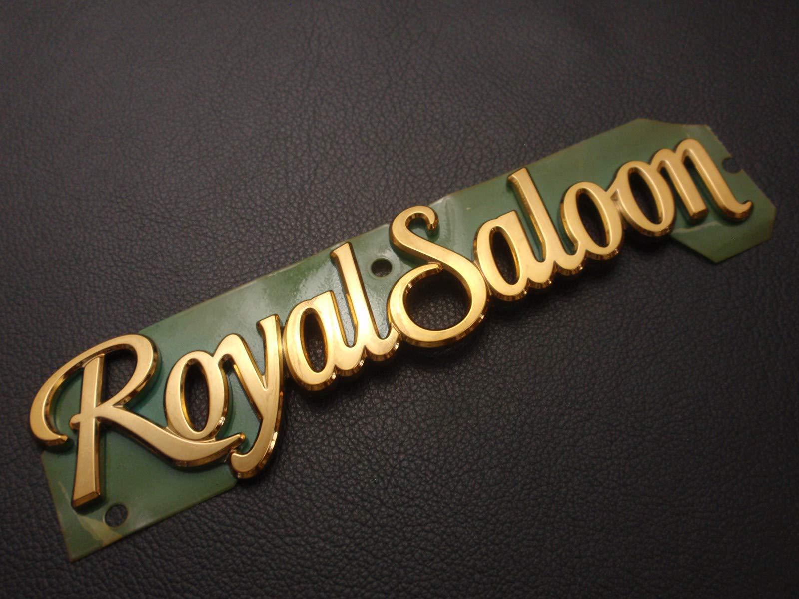 Amazon | □トヨタ200系クラウン ロイヤルサルーン ゴールドエンブレム  